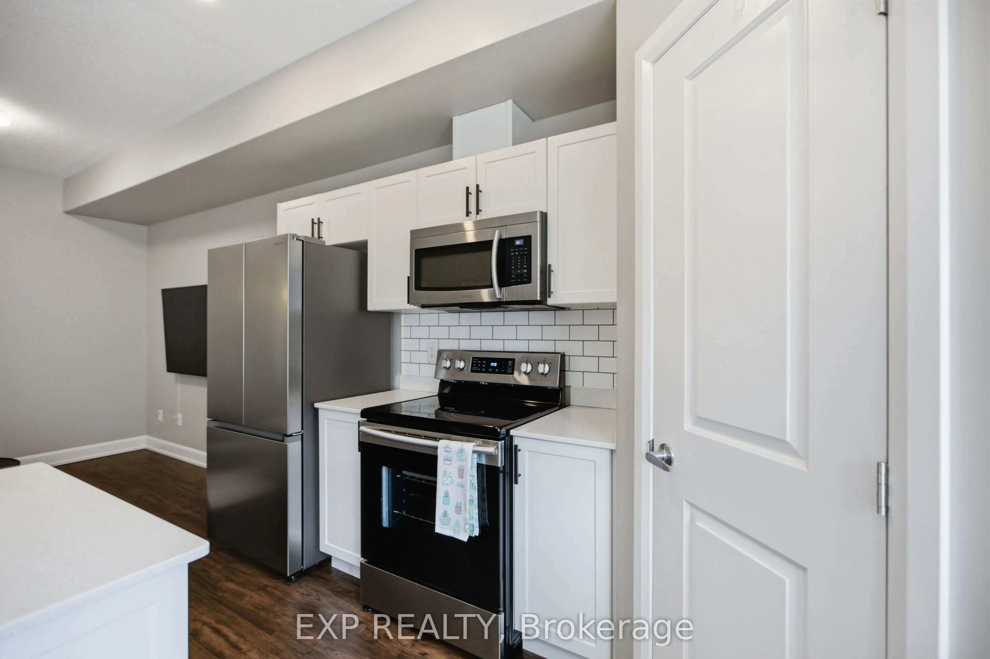 42 Vimy Ridge Crescent