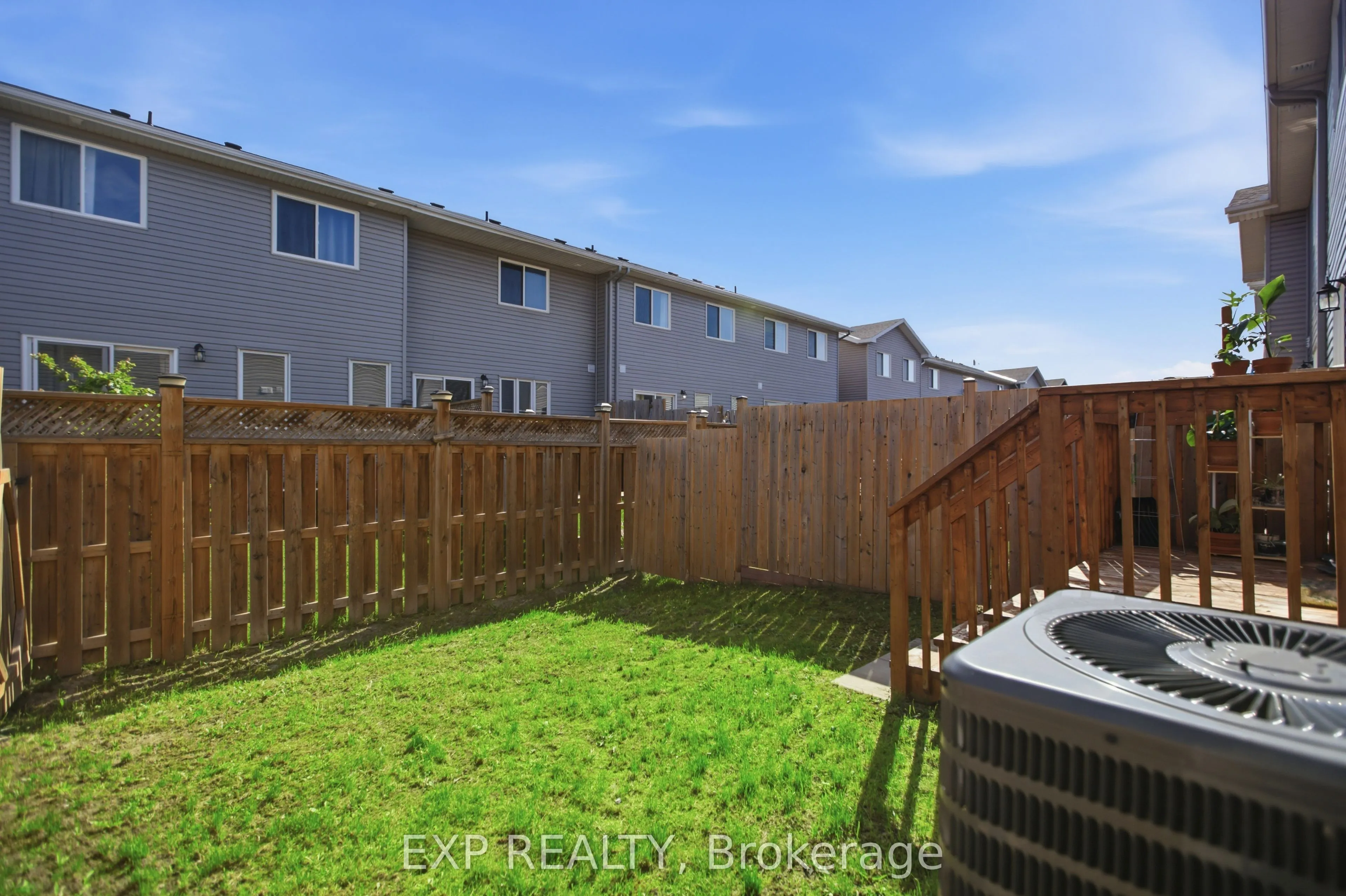 42 Vimy Ridge Crescent