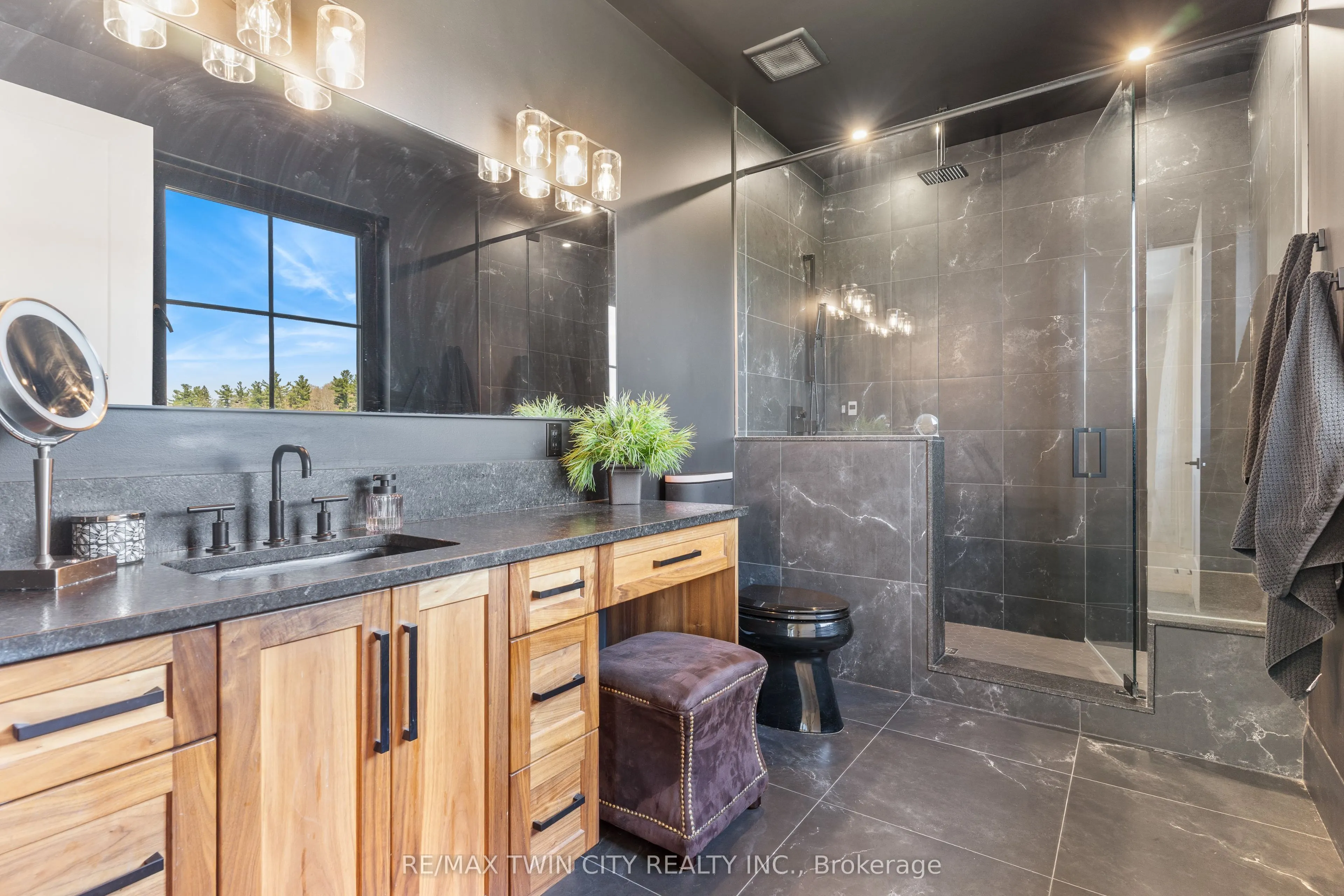 742 Country Squire Road