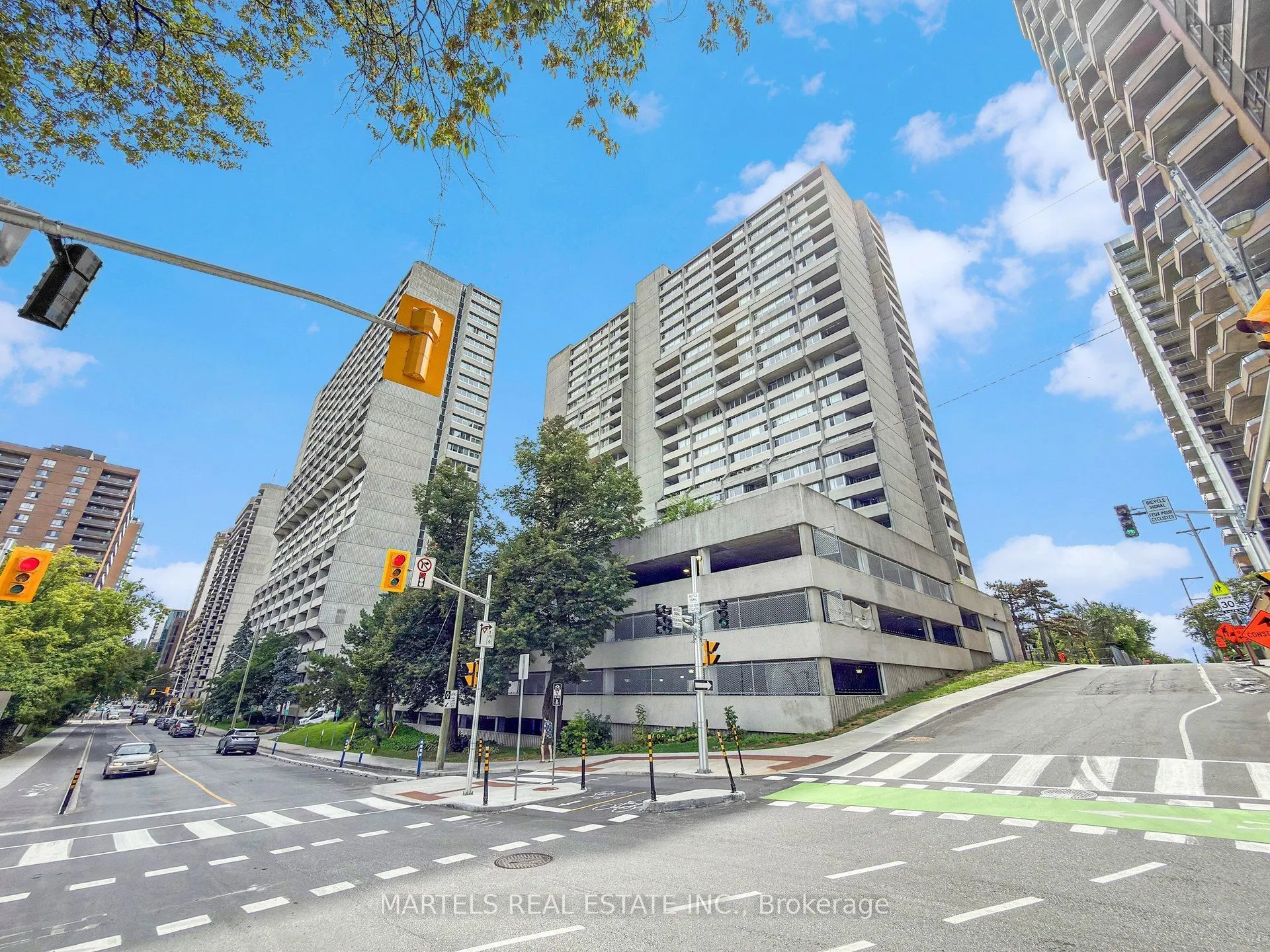 530 Laurier Avenue W #904