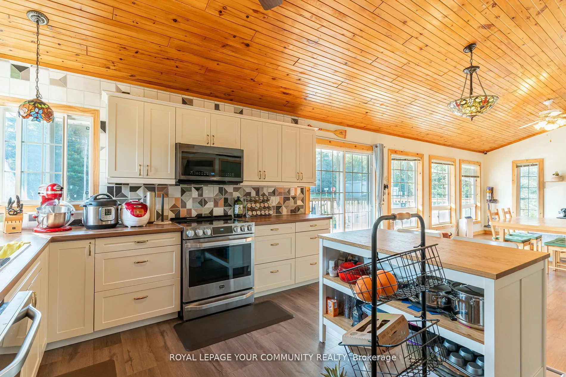 3895 Loop Road