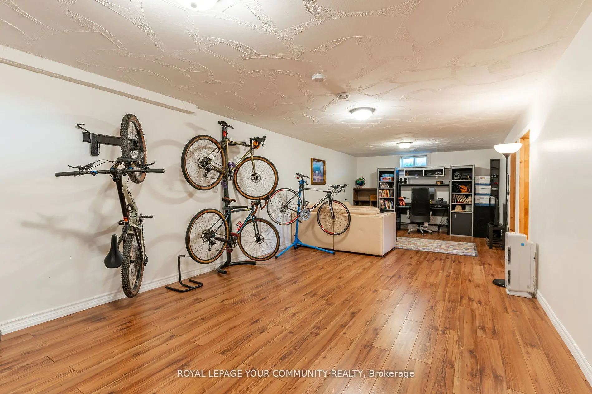 3895 Loop Road