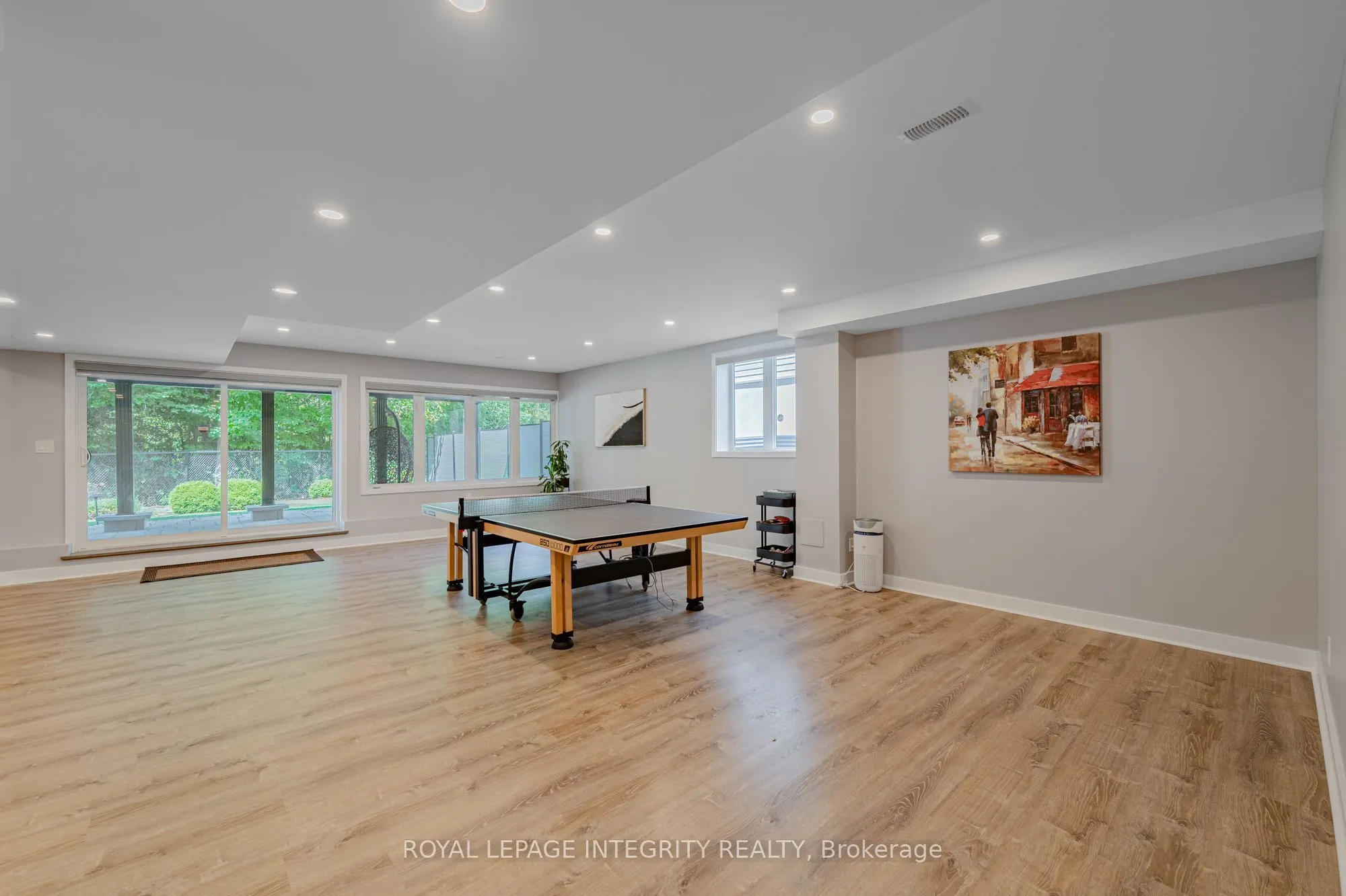 176 ESCARPMENT Crescent
