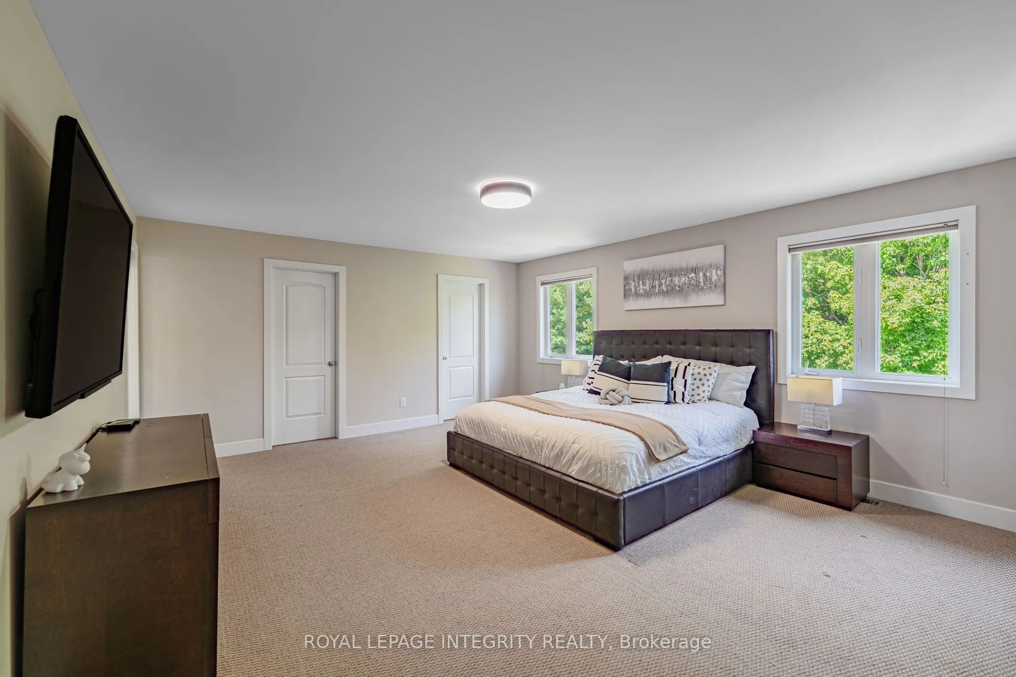176 ESCARPMENT Crescent