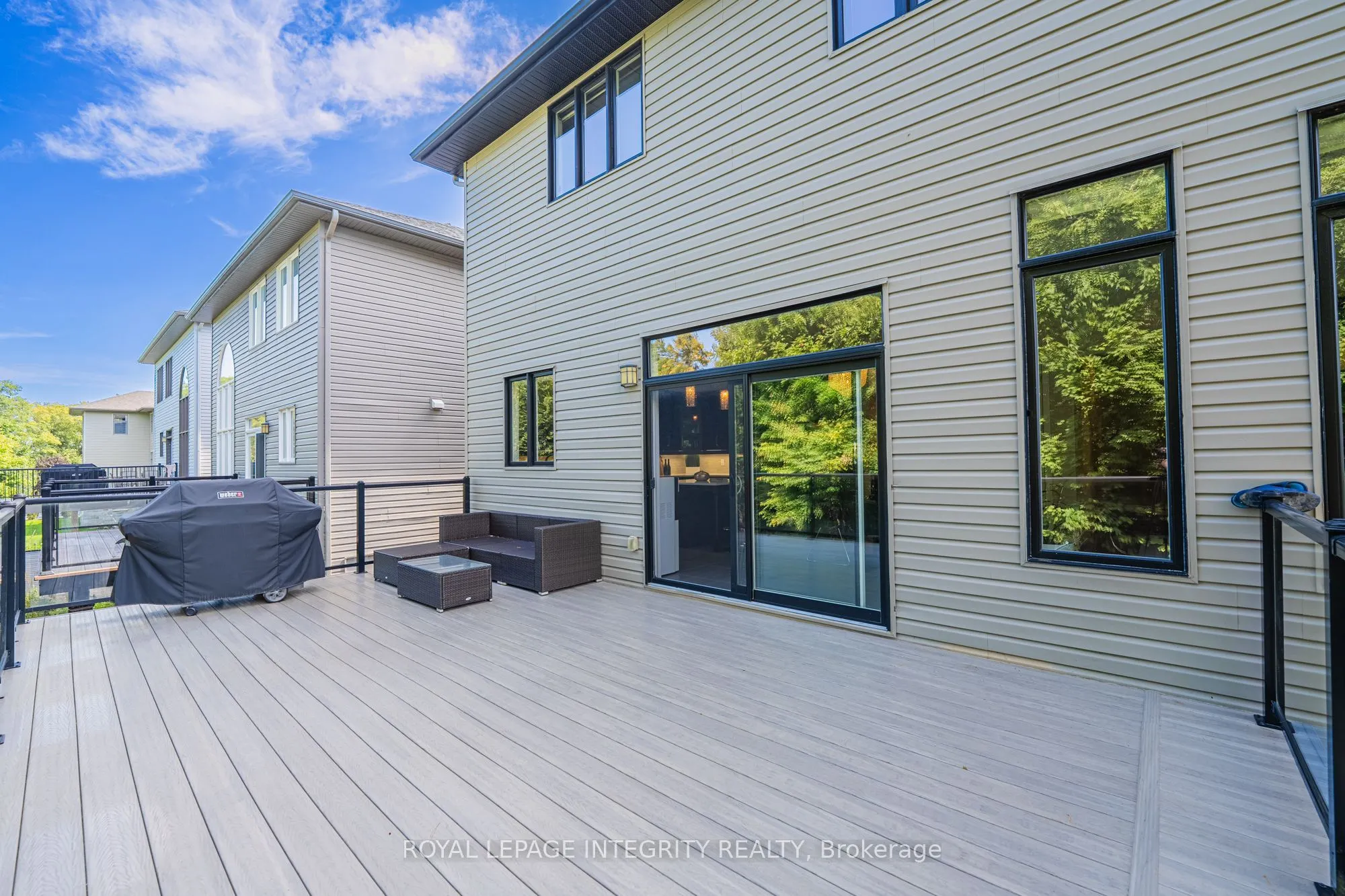 176 ESCARPMENT Crescent