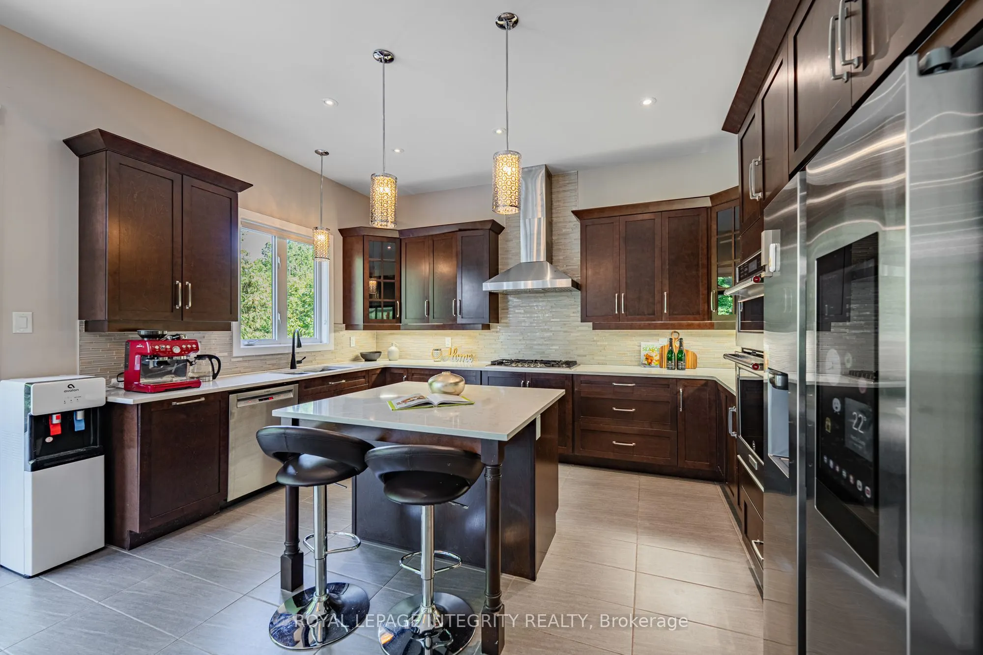 176 ESCARPMENT Crescent