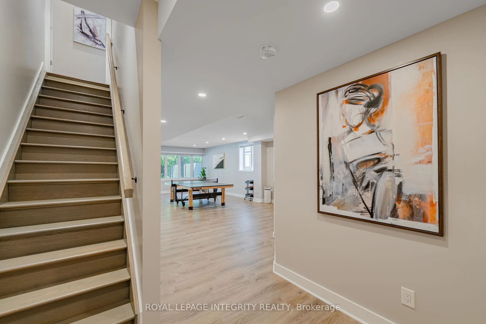 176 ESCARPMENT Crescent