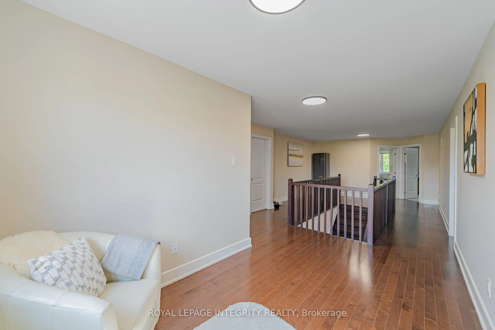176 ESCARPMENT Crescent