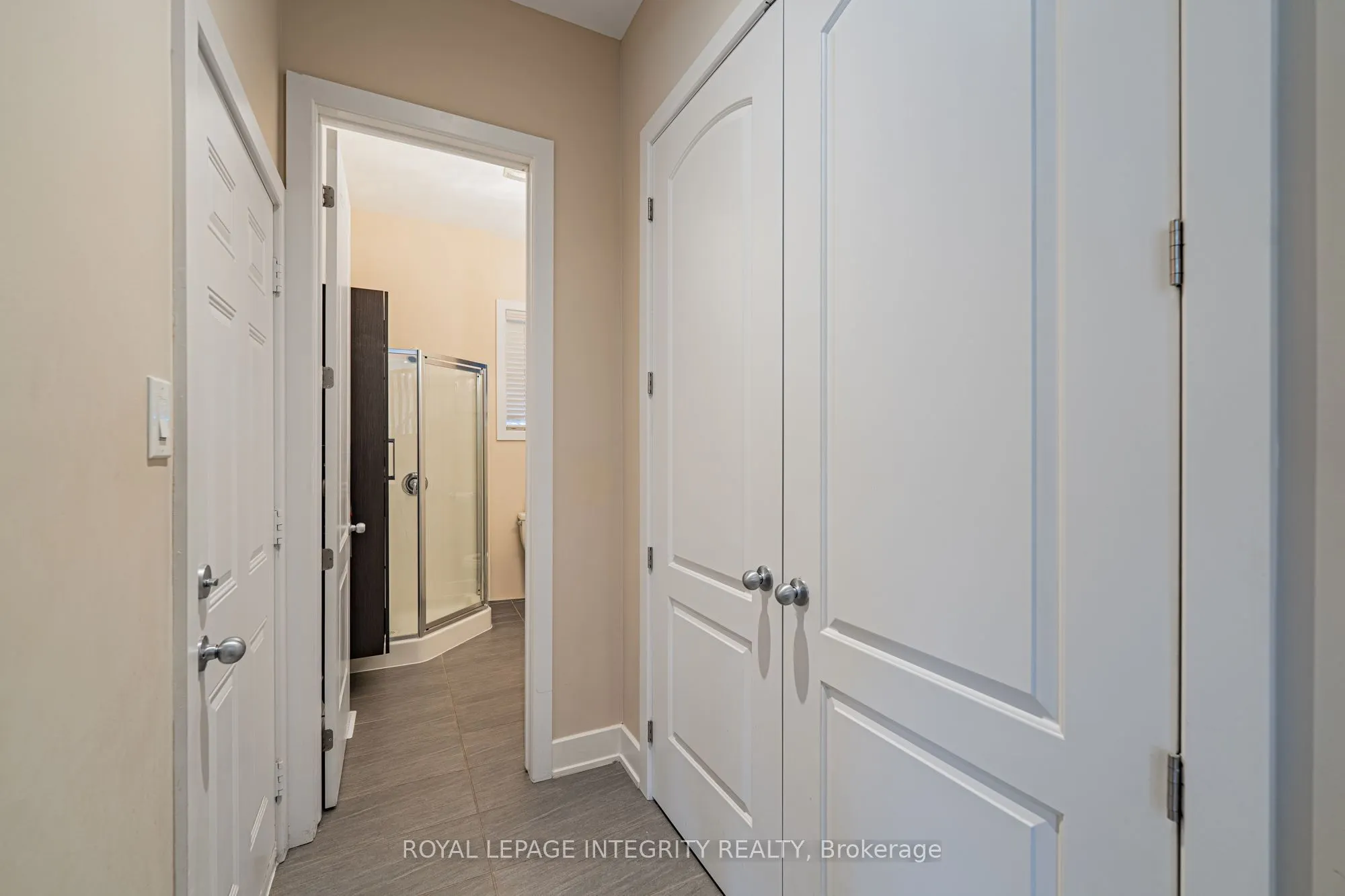 176 ESCARPMENT Crescent