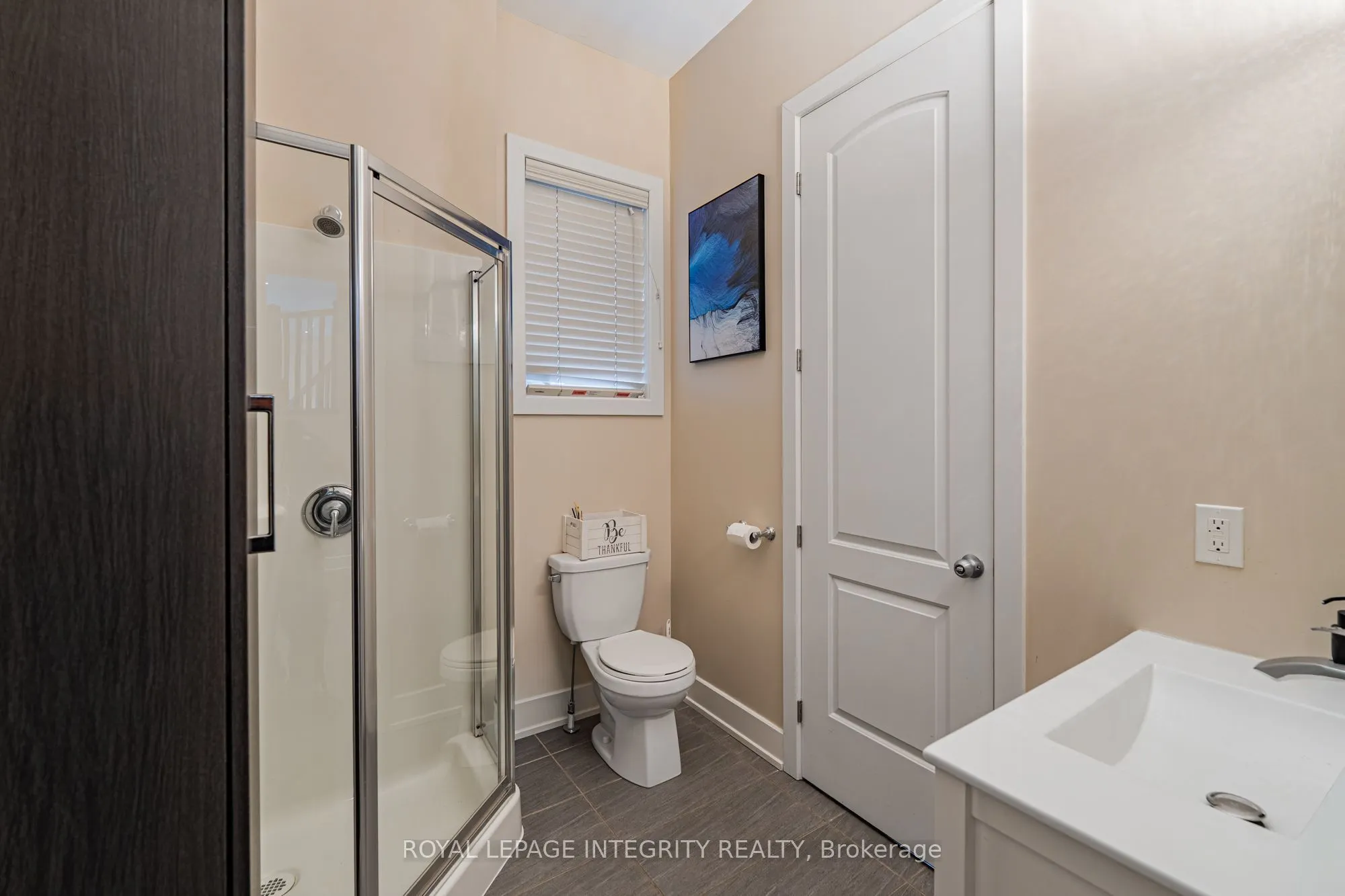 176 ESCARPMENT Crescent