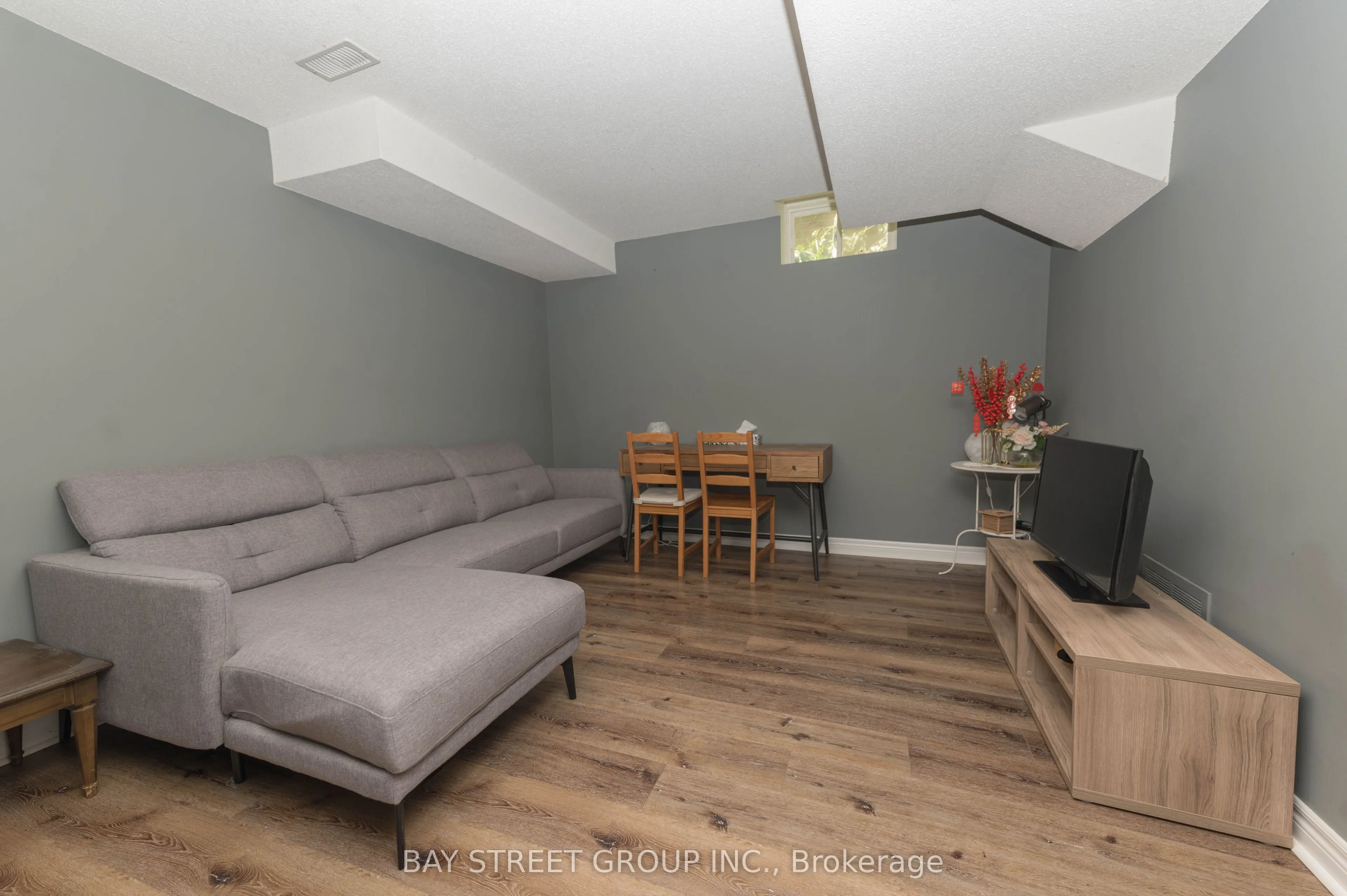 116 Winterberry Boulevard