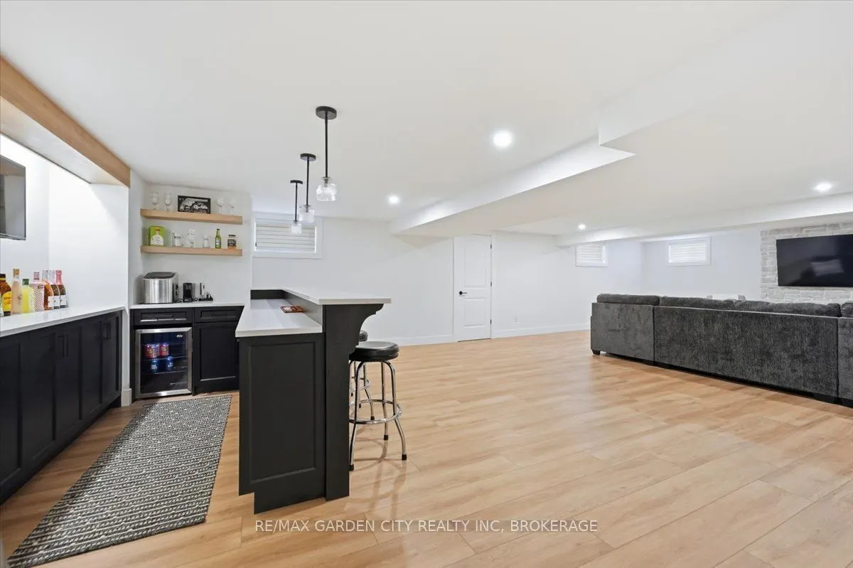 1581 Rice Road