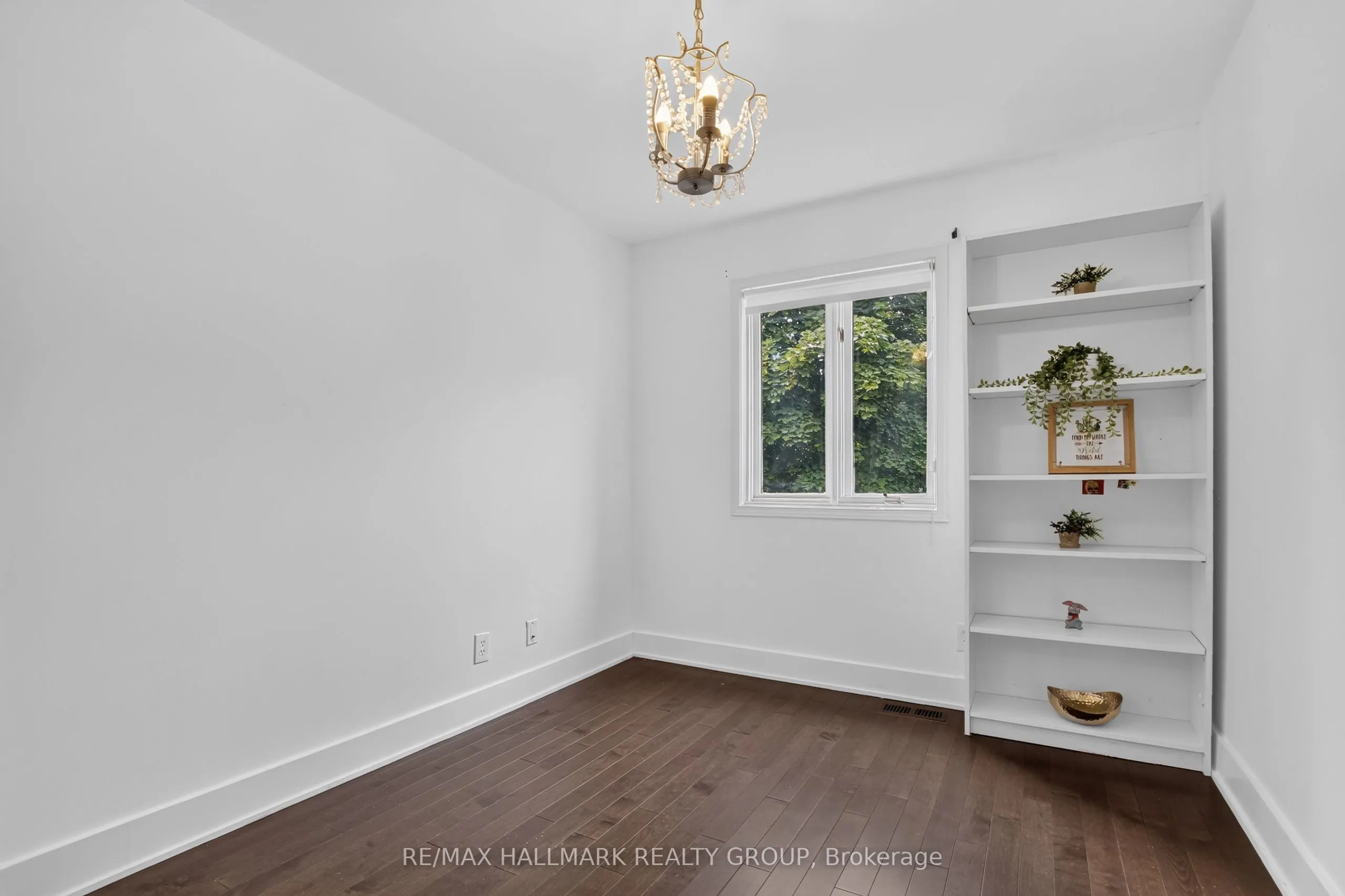23 Whitegate Crescent