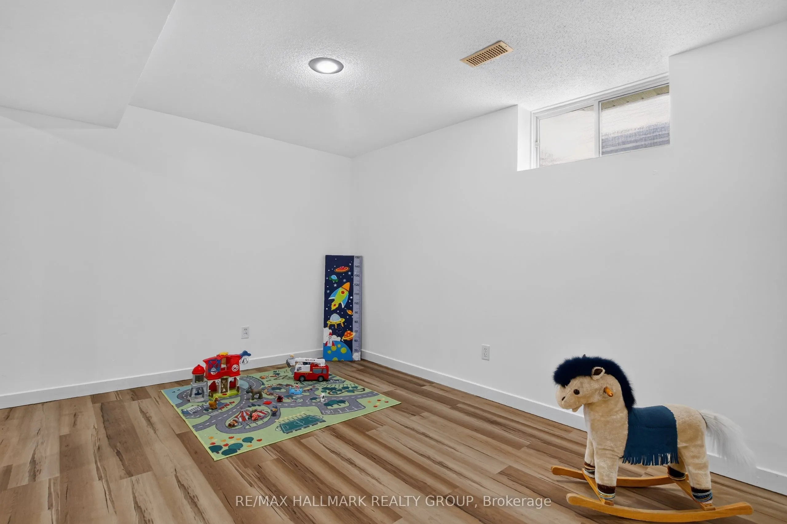 23 Whitegate Crescent