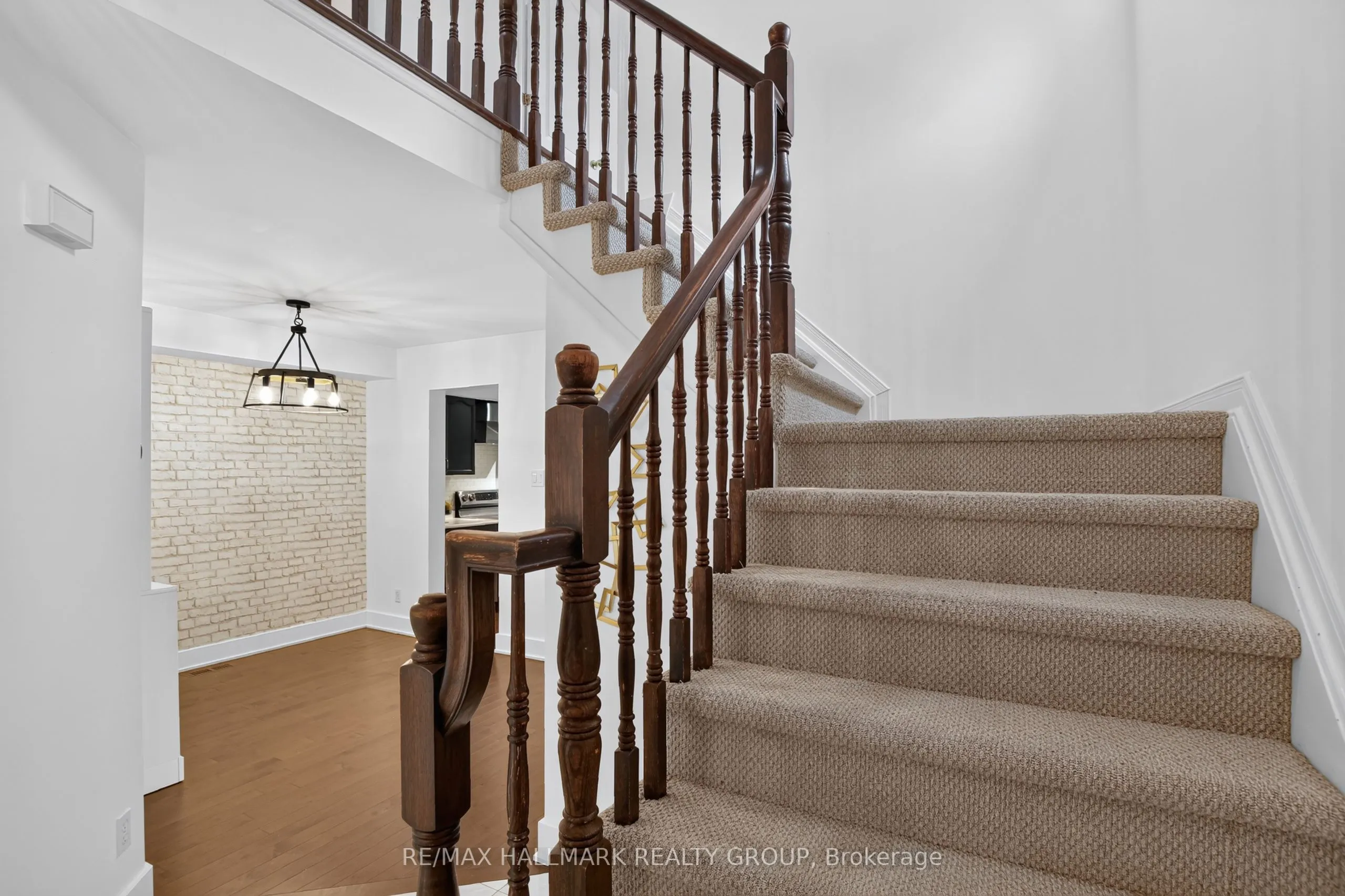 23 Whitegate Crescent