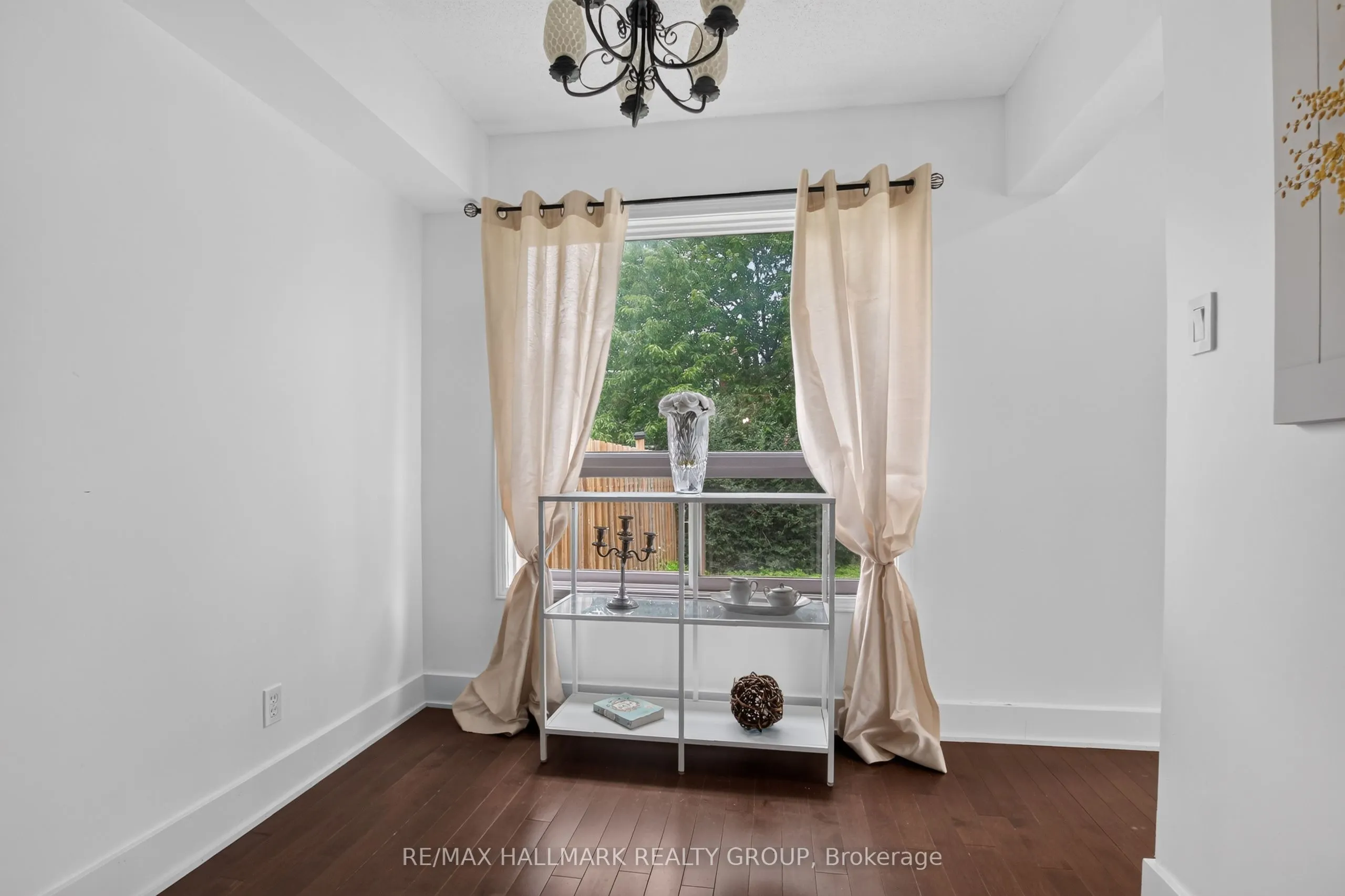 23 Whitegate Crescent