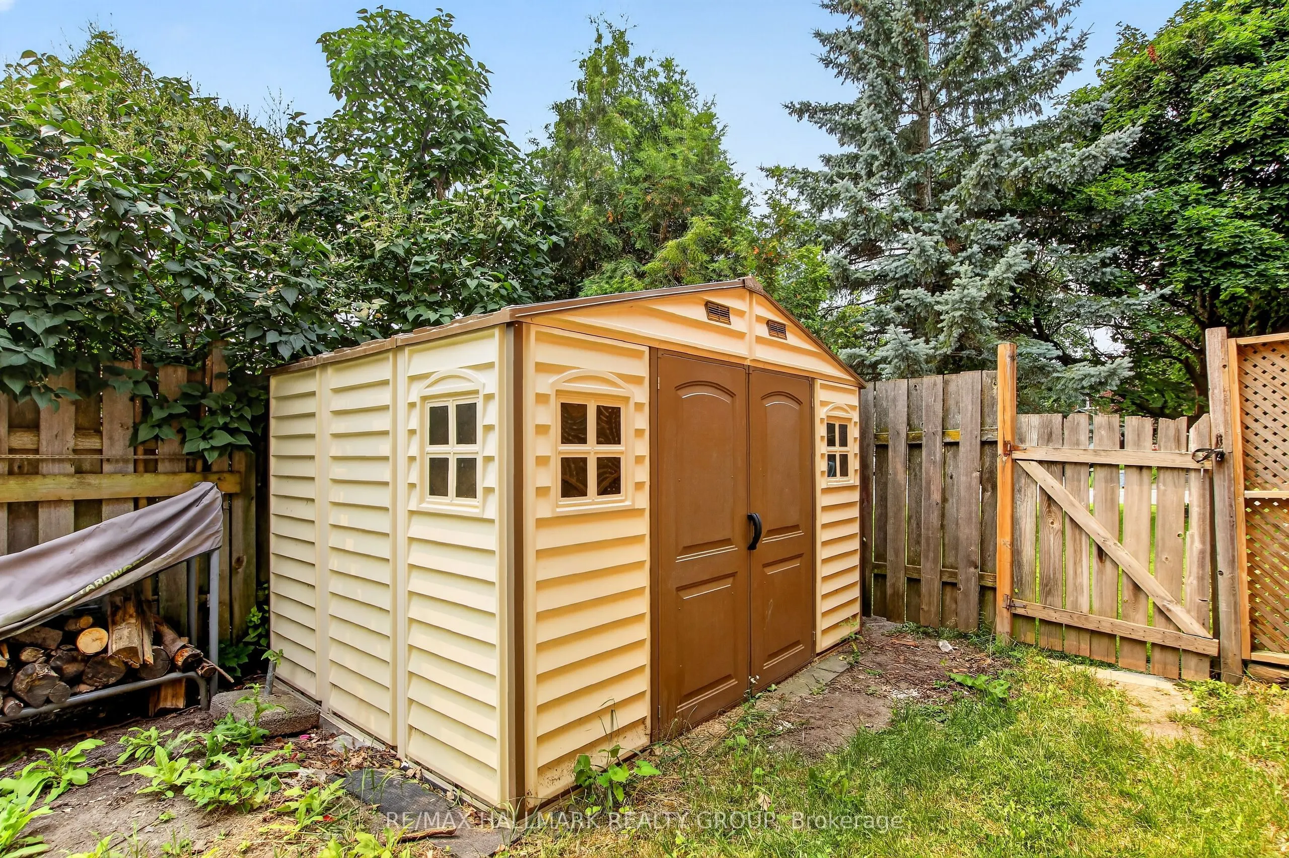 23 Whitegate Crescent