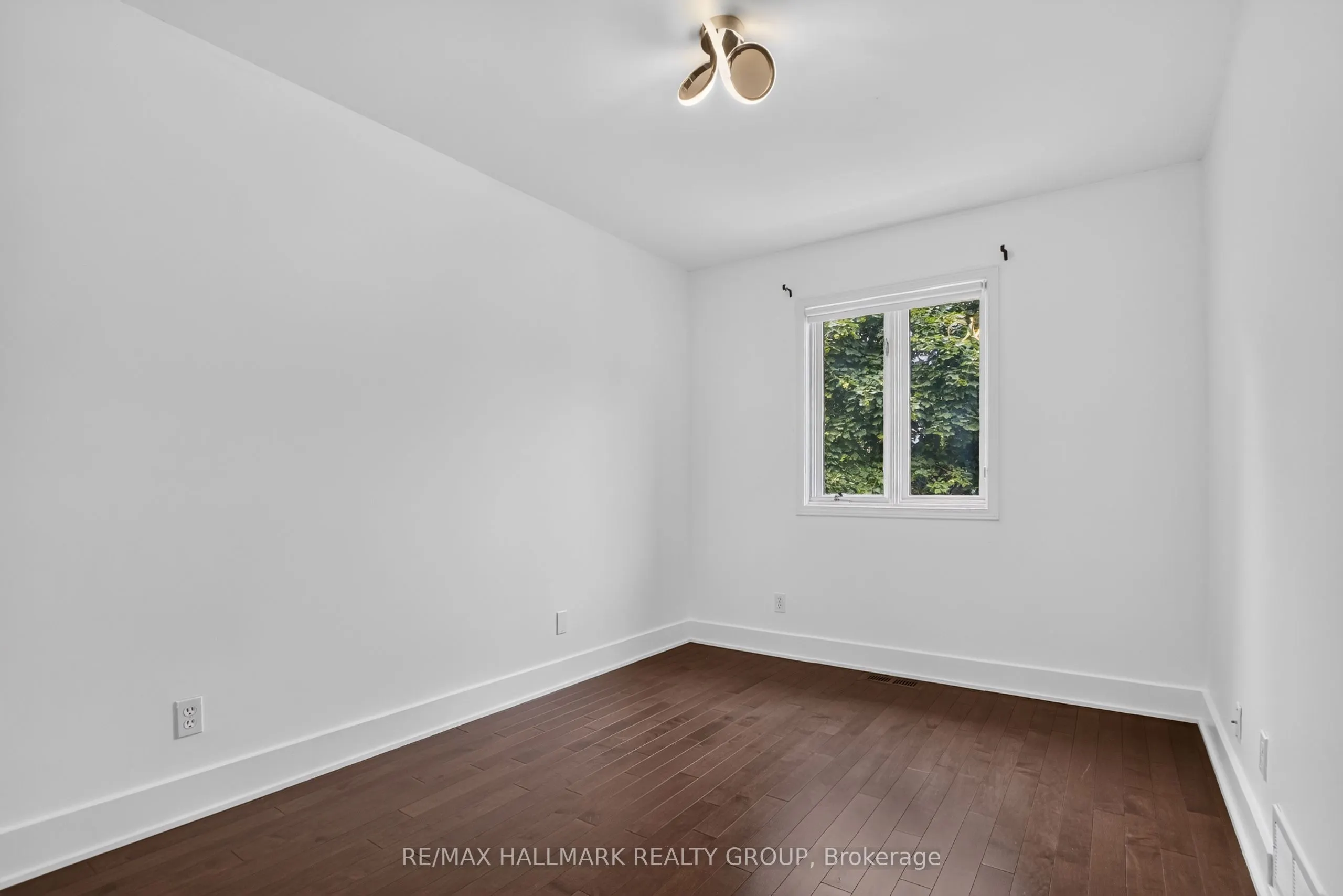 23 Whitegate Crescent