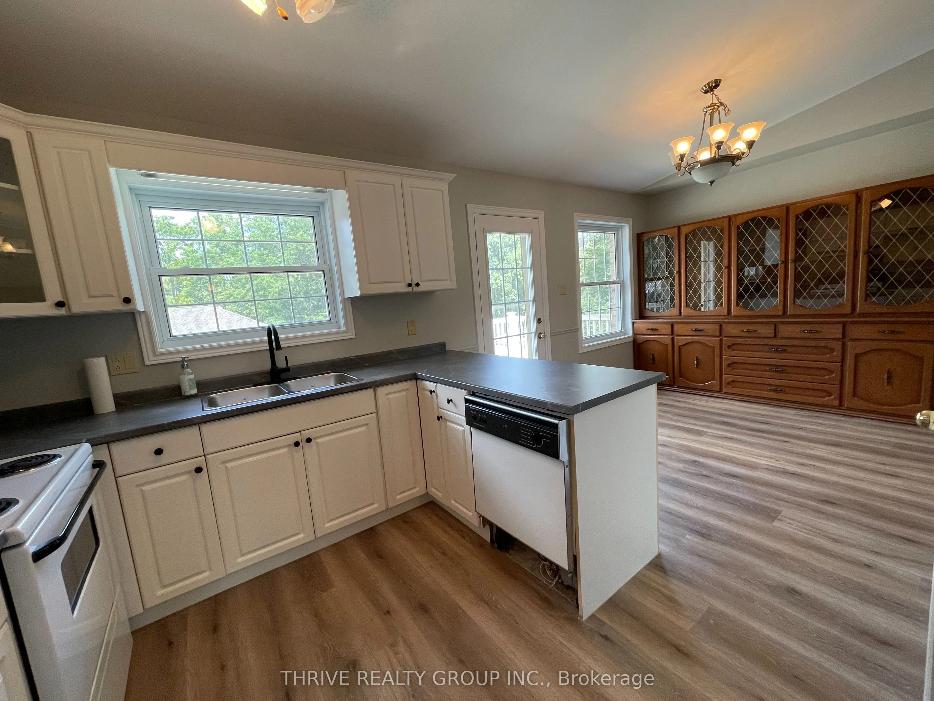 199 Talbot Street W #D