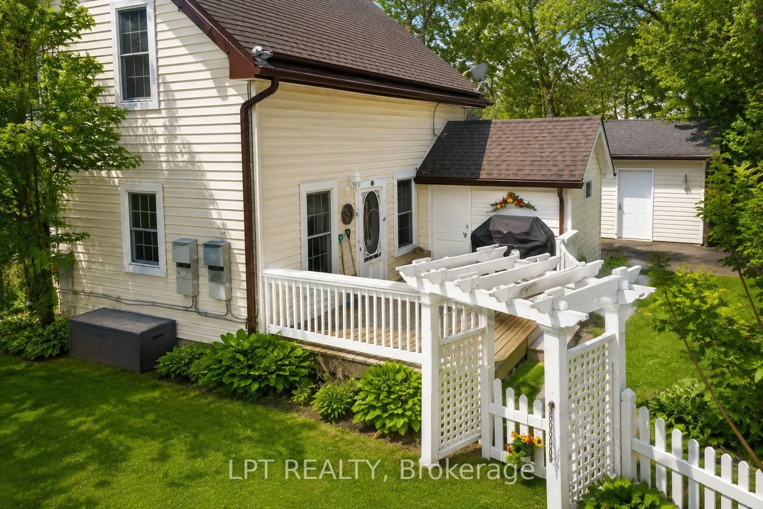 3472 Monck Road