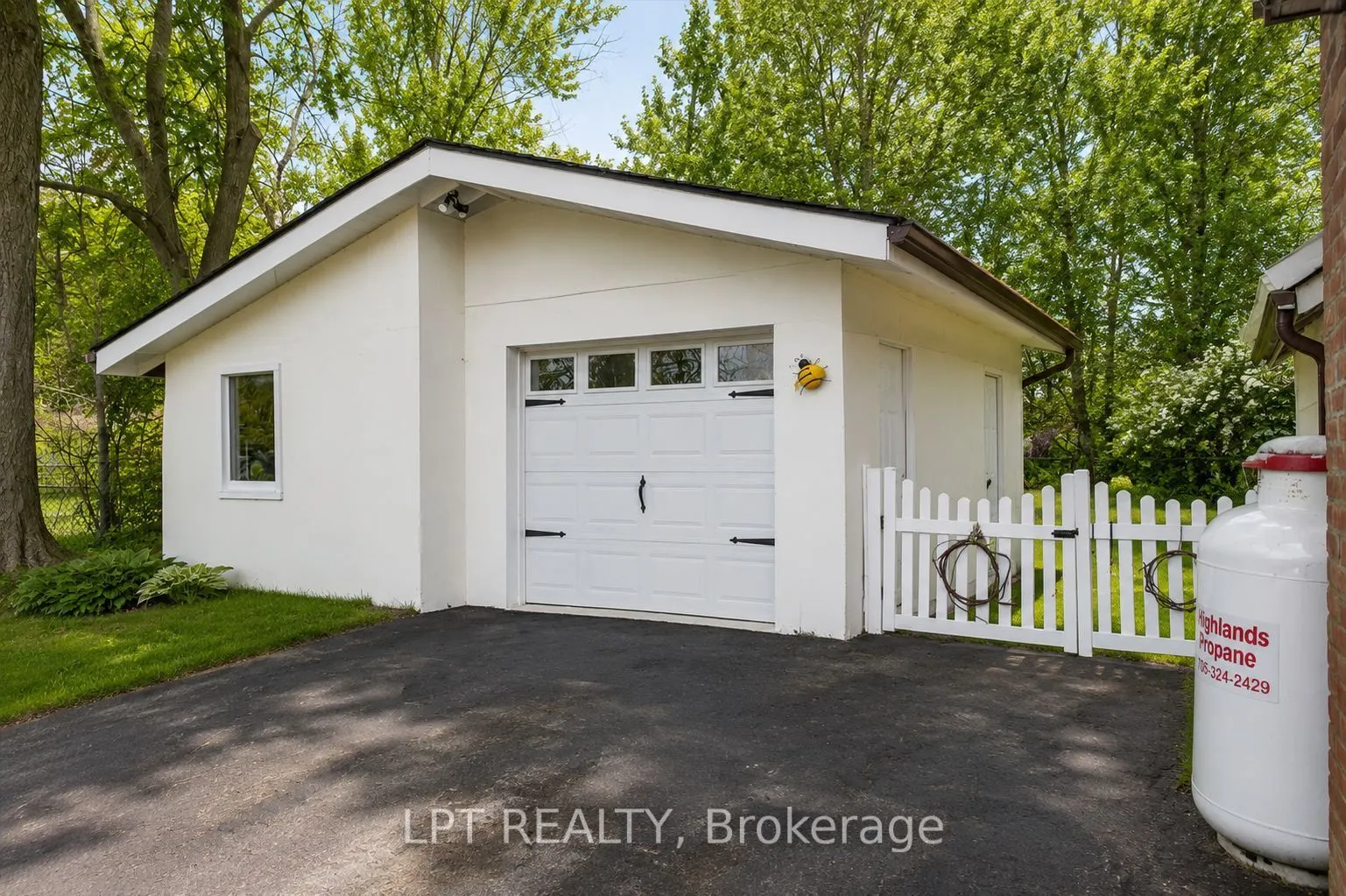 3472 Monck Road