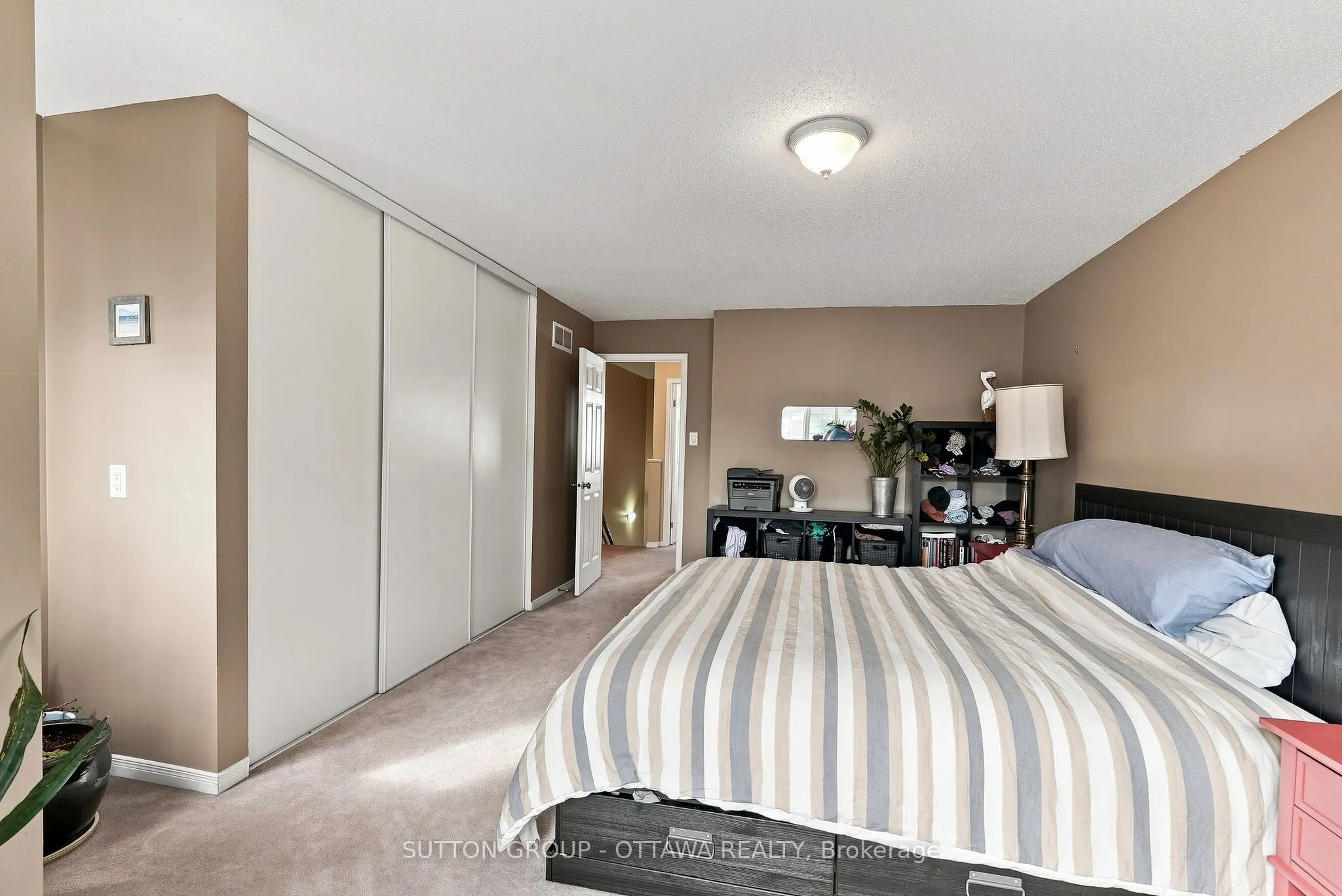 22 Manhattan Crescent