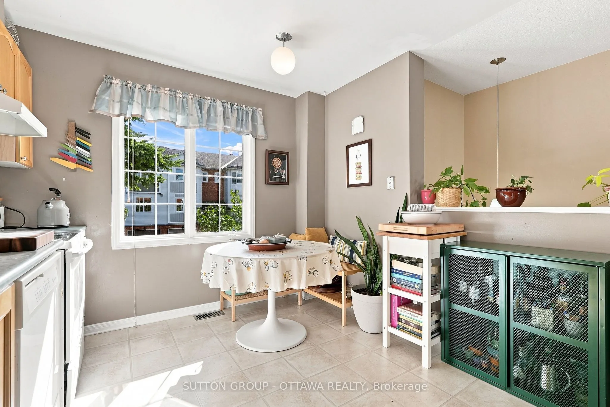 22 Manhattan Crescent