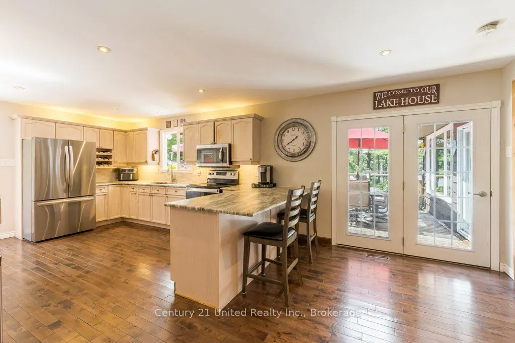 41 Hall Crescent