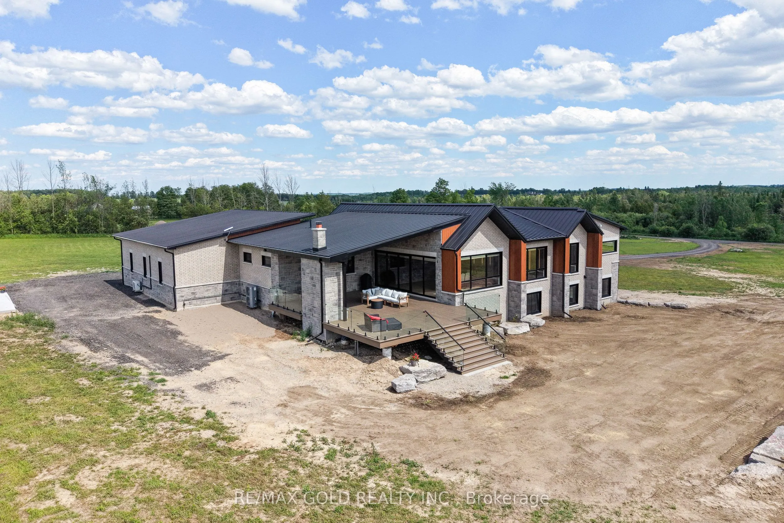 554068 Mono Amaranth Townline