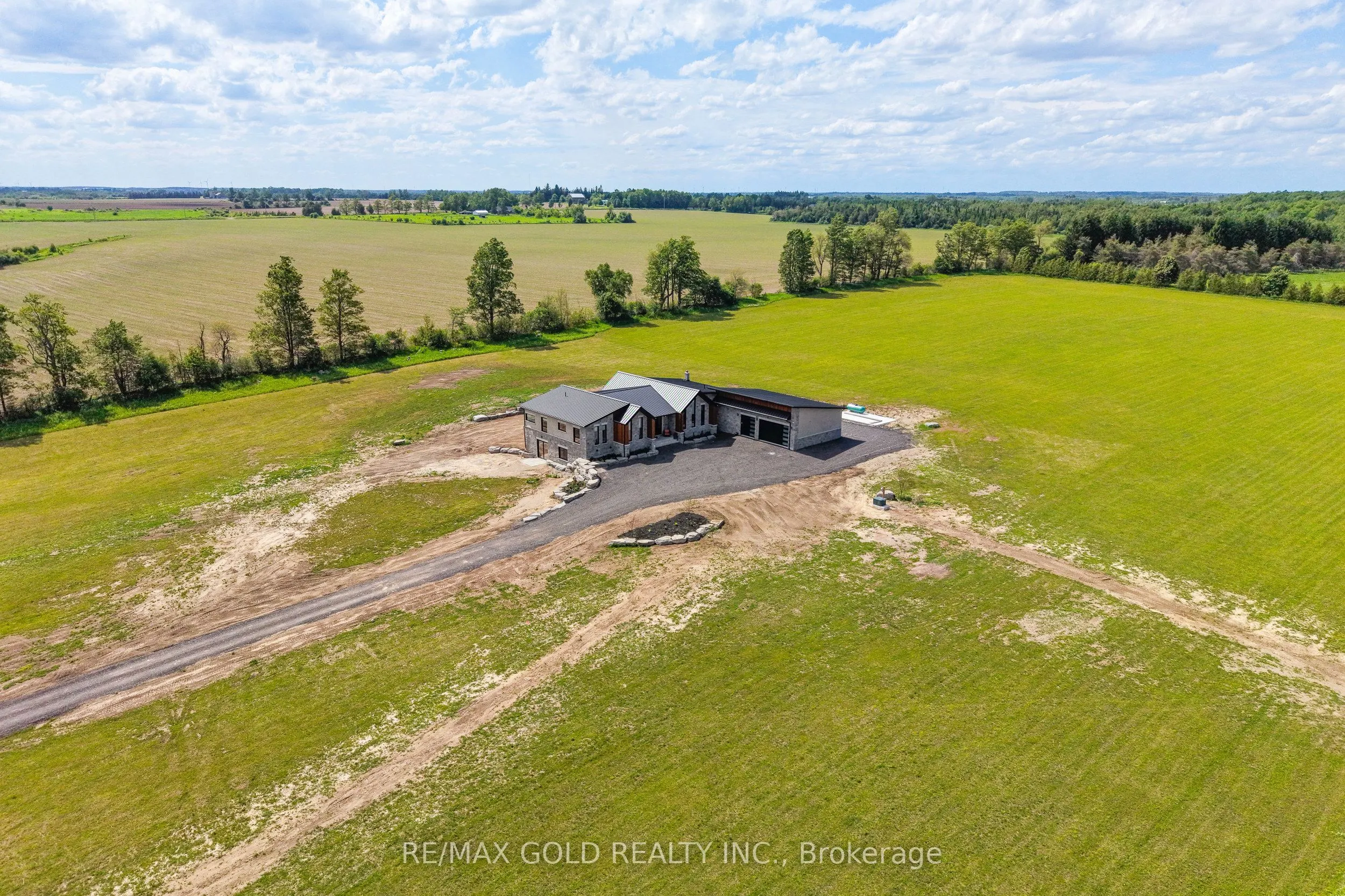 554068 Mono Amaranth Townline