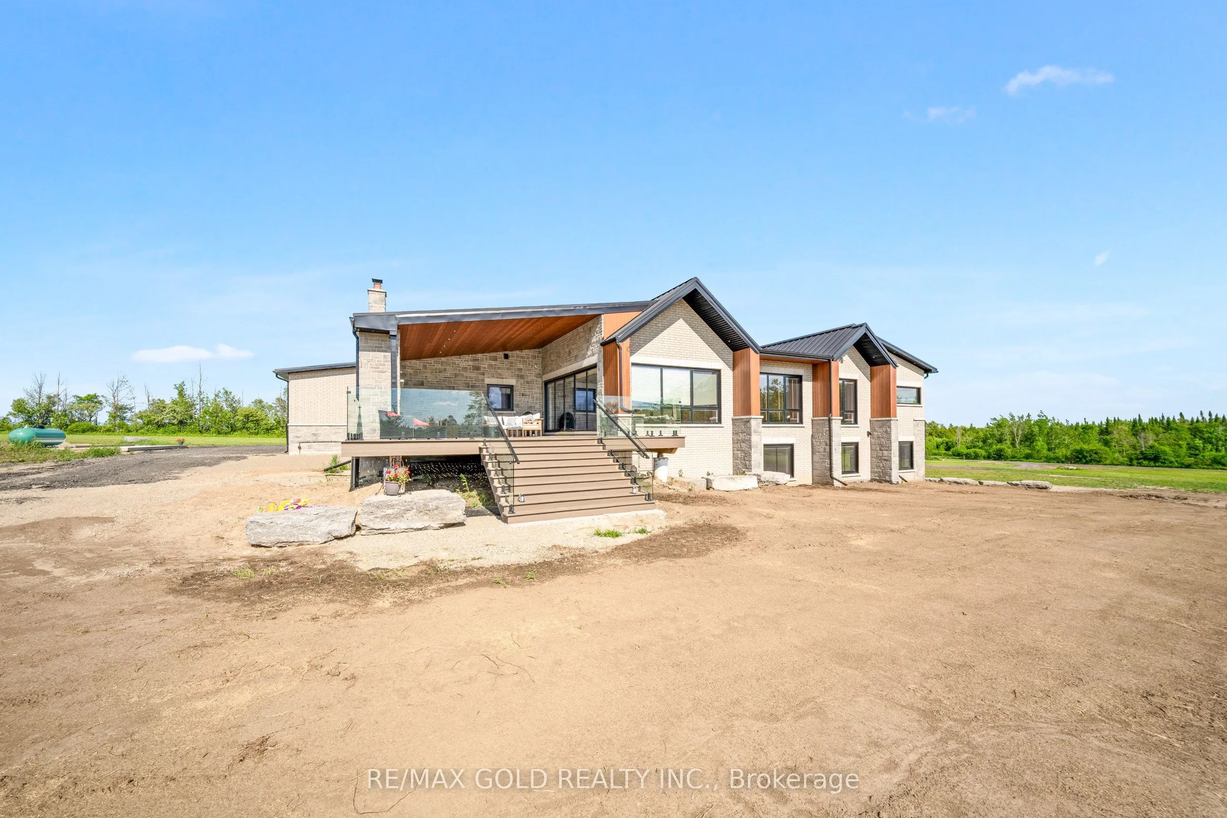 554068 Mono Amaranth Townline