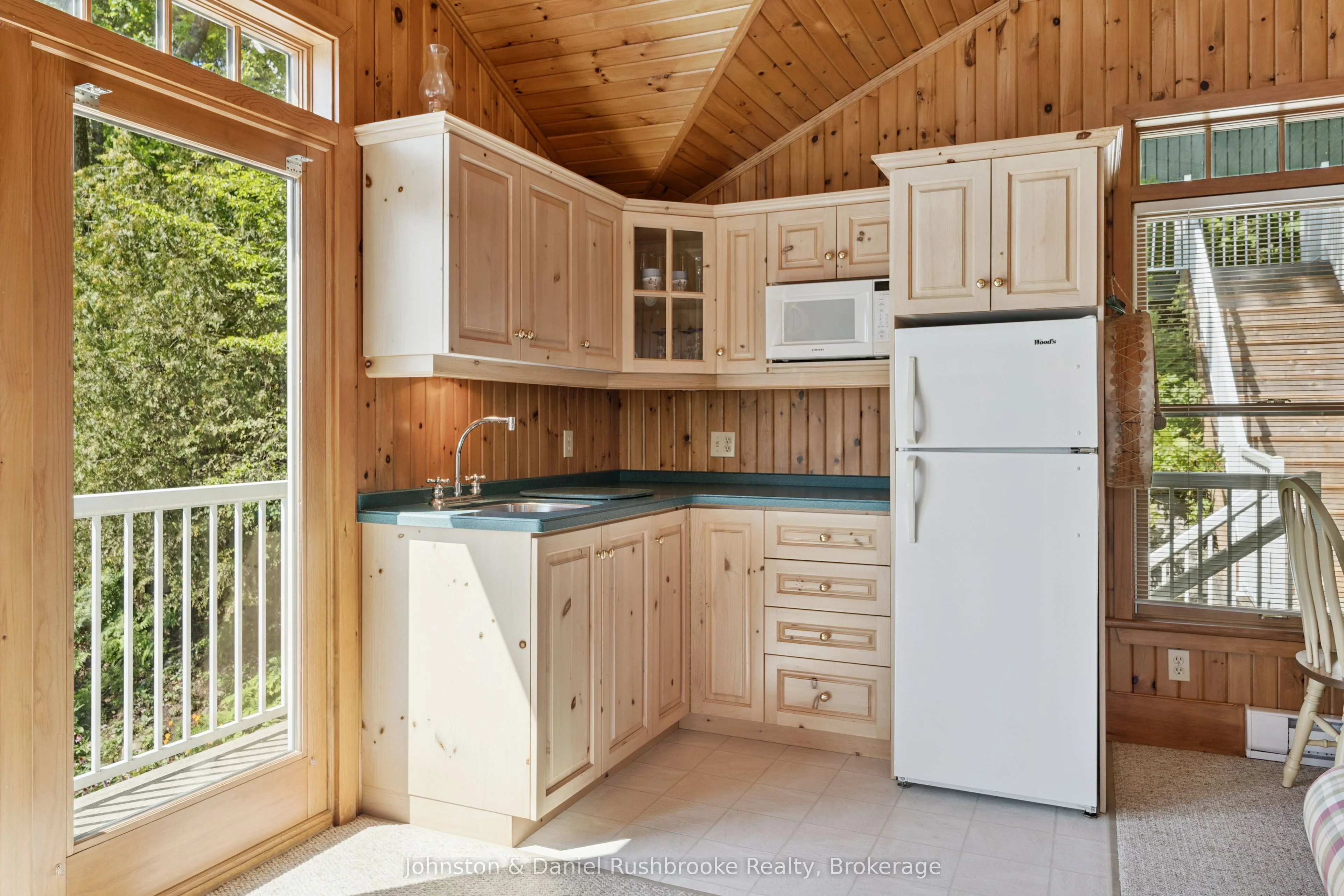 1041 Ann Street #4