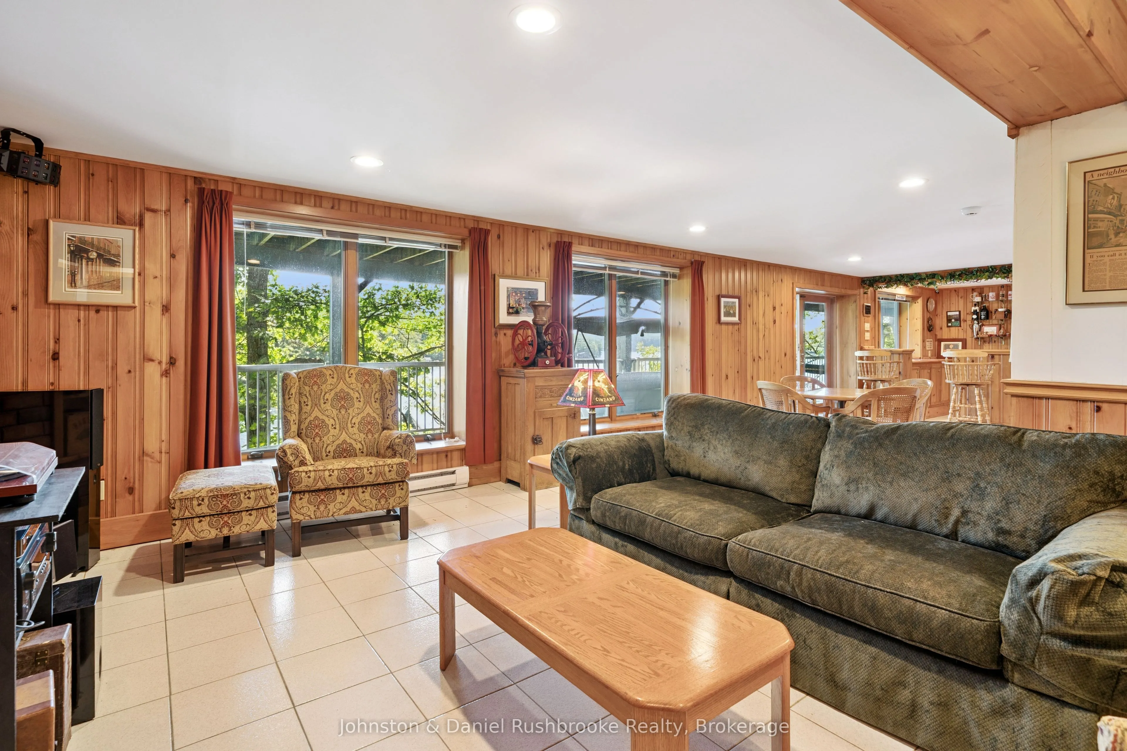 1041 Ann Street #4