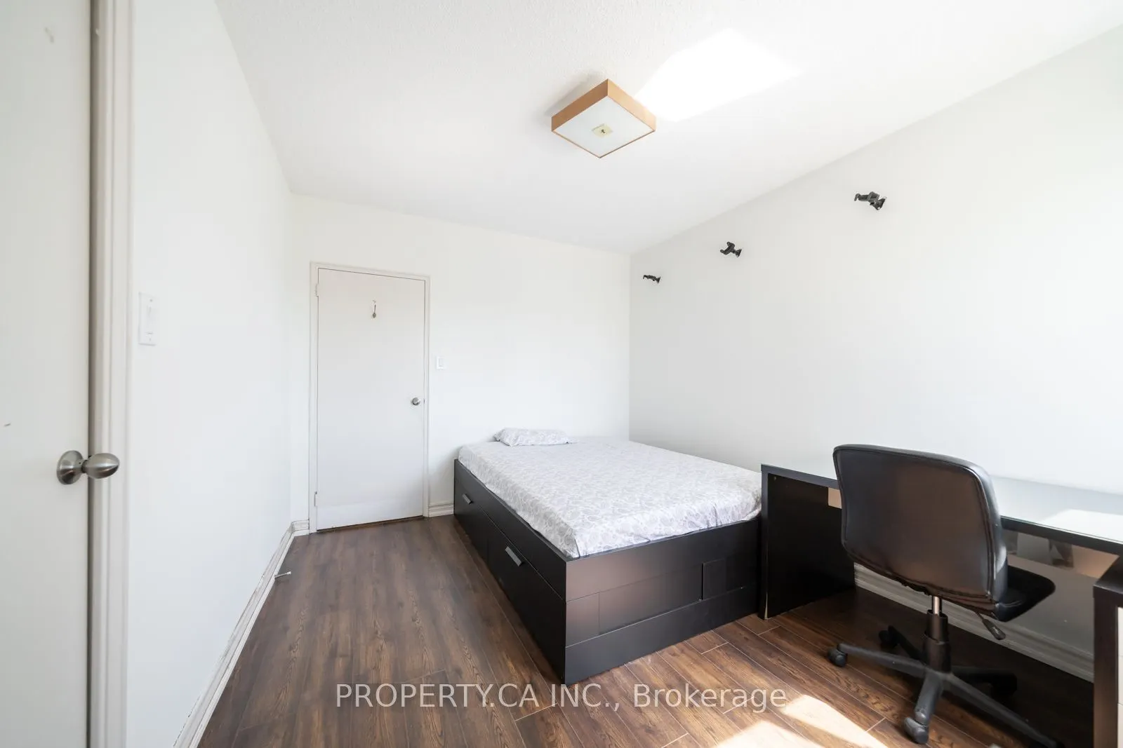 45 Westmount Road N #404