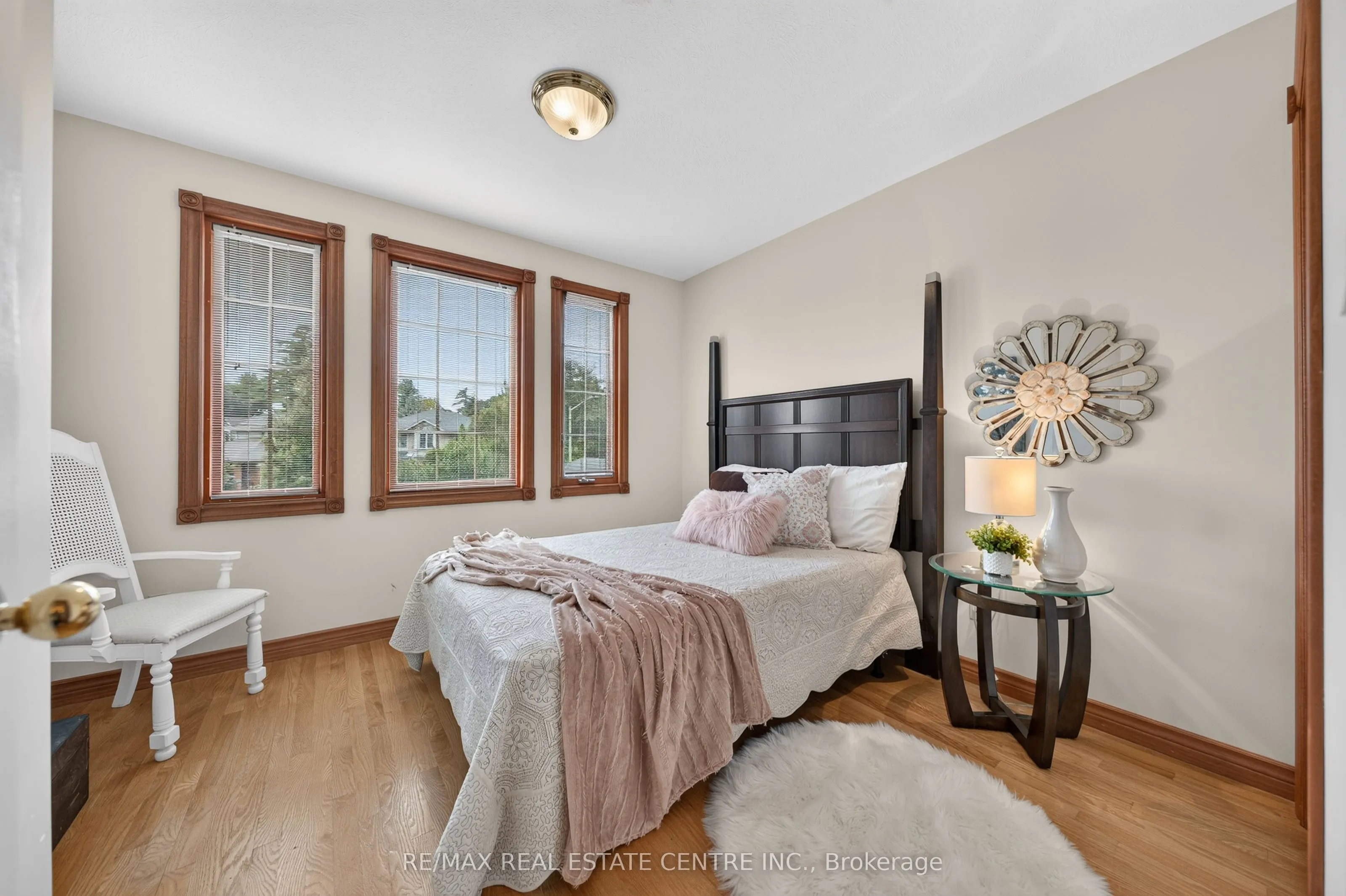 52 Archwood Crescent