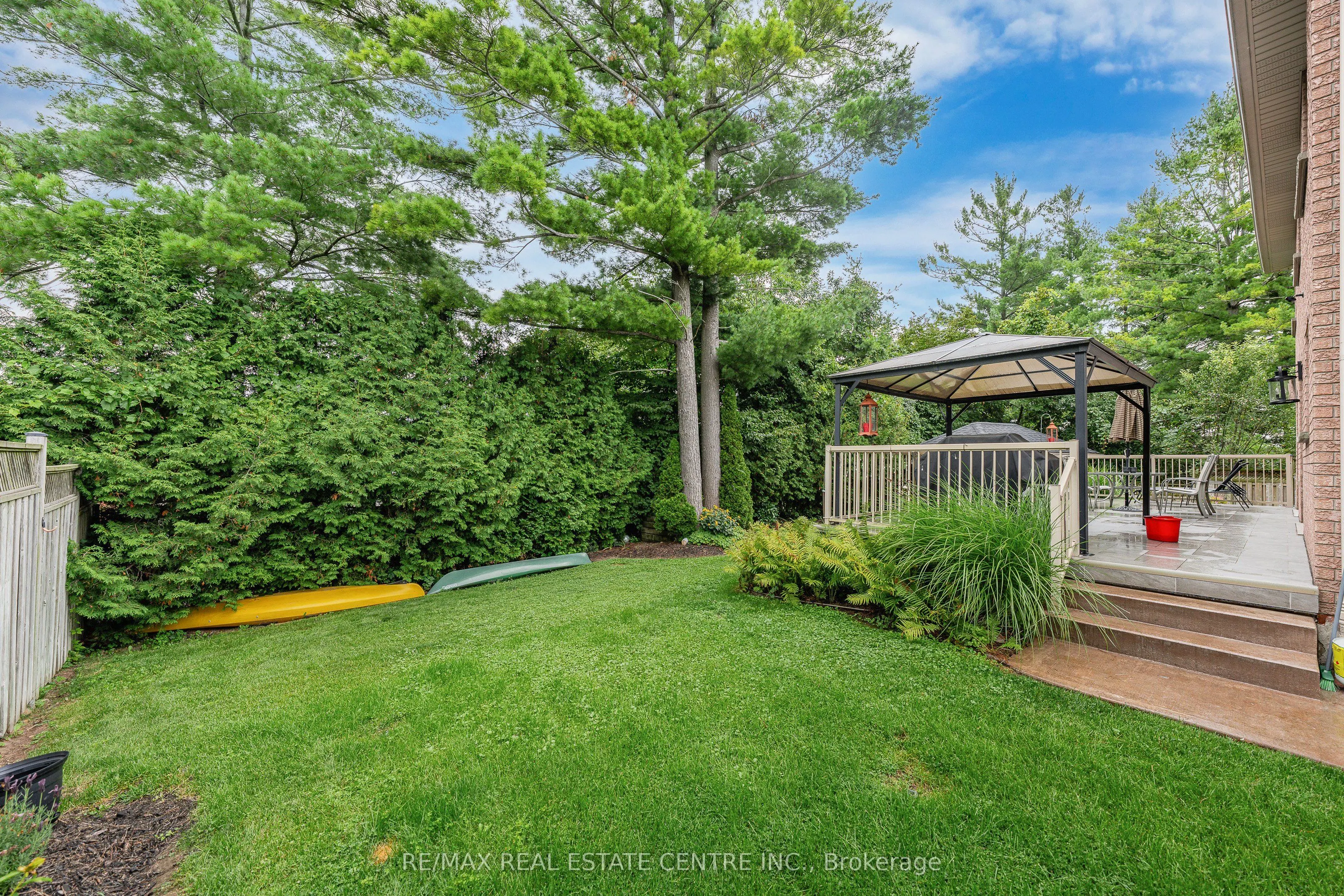52 Archwood Crescent