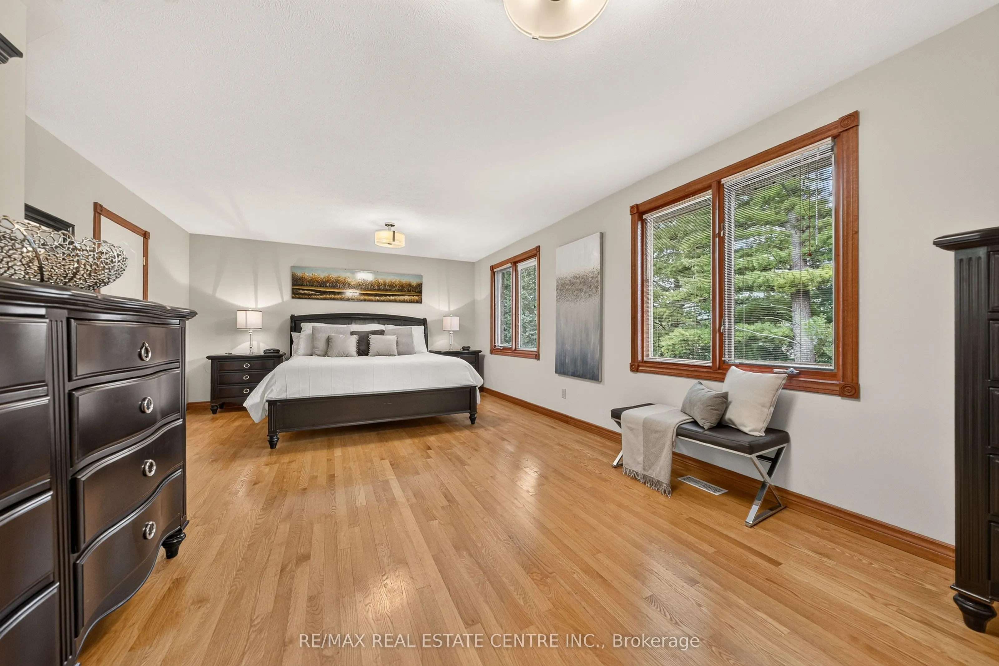 52 Archwood Crescent