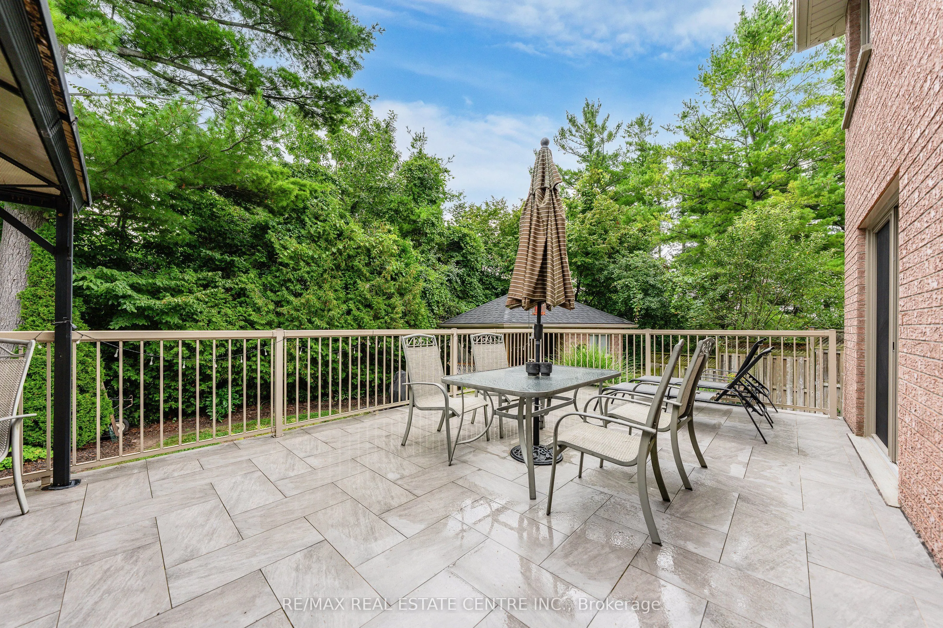 52 Archwood Crescent