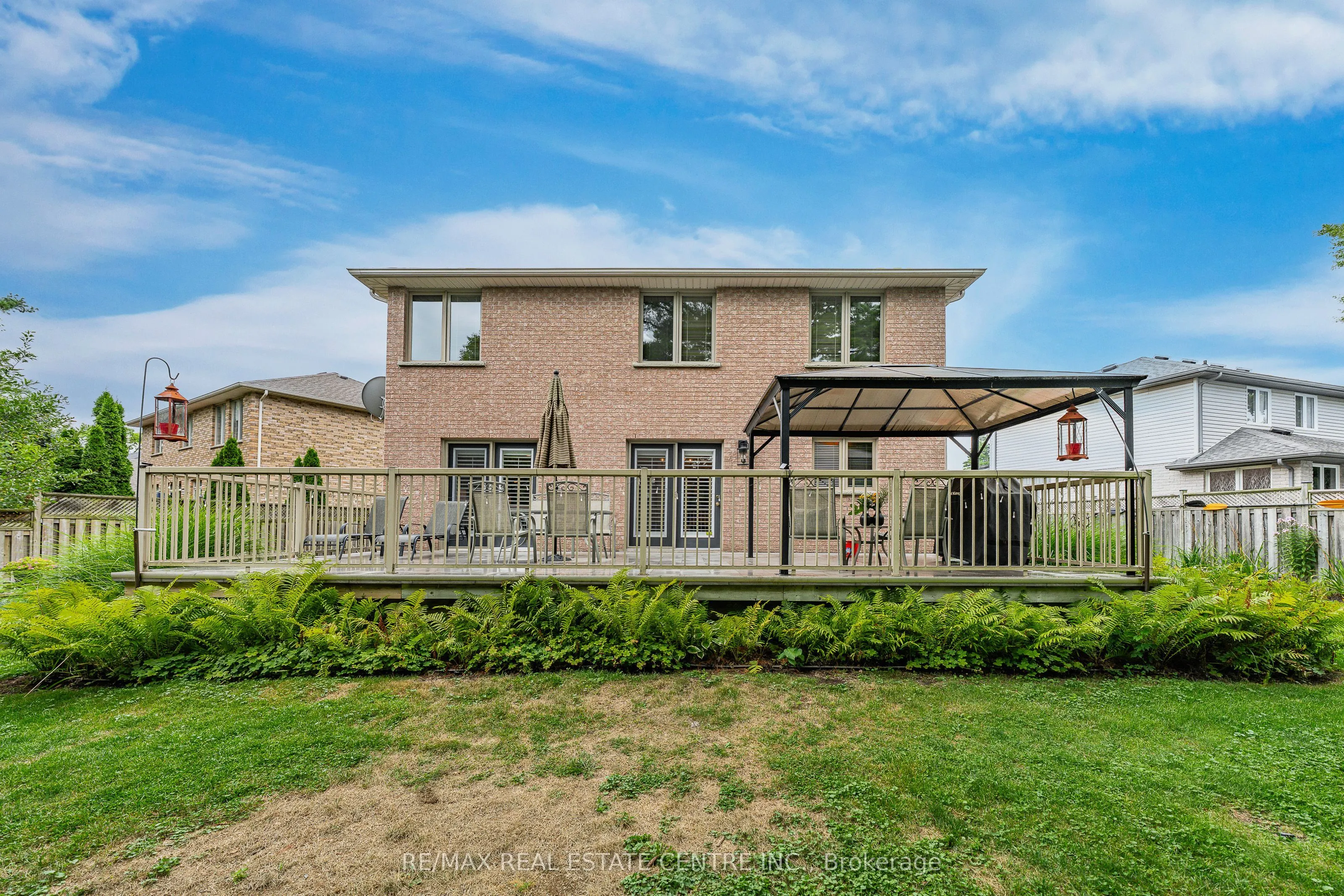 52 Archwood Crescent
