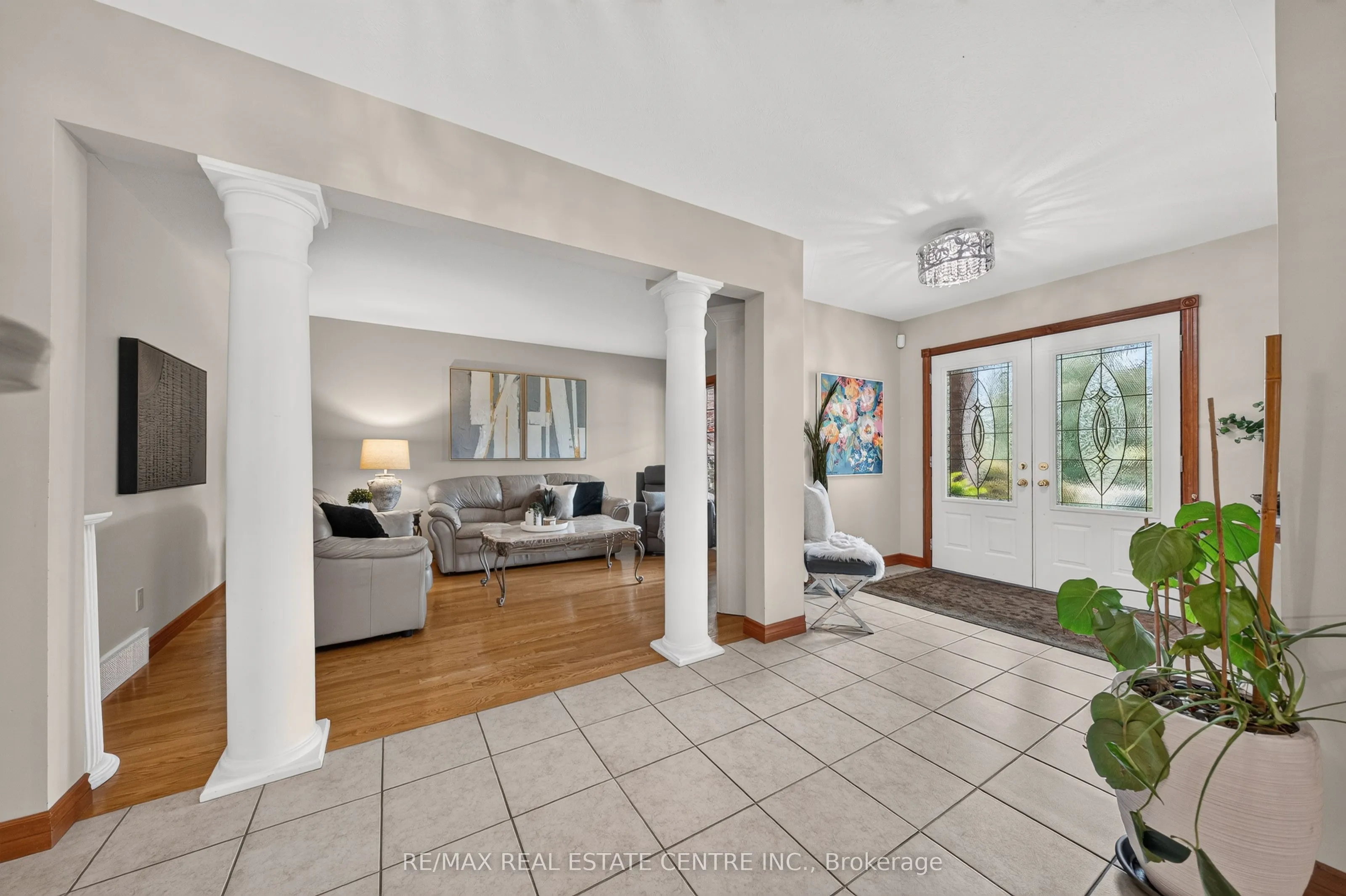 52 Archwood Crescent