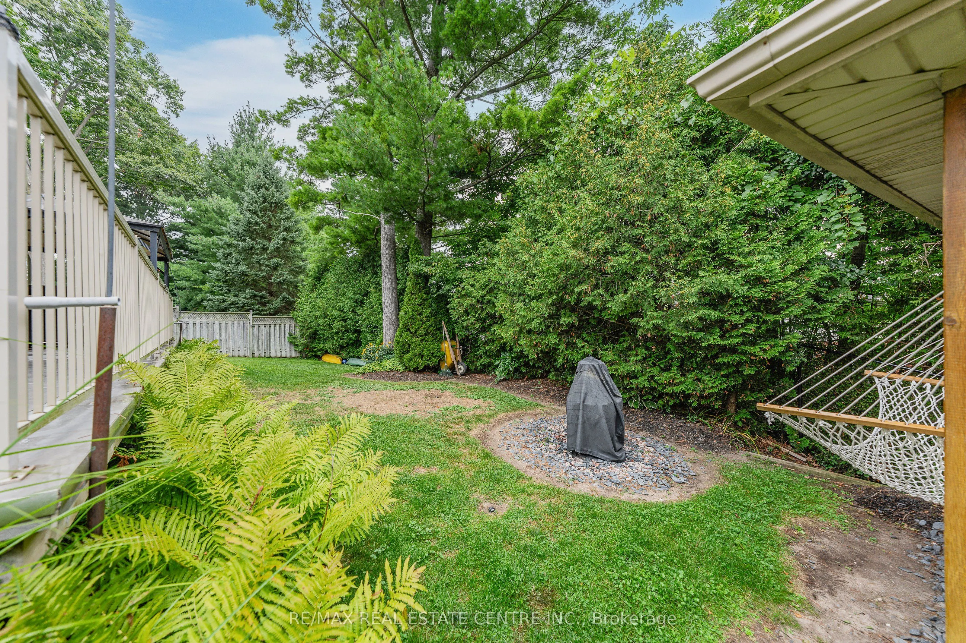 52 Archwood Crescent