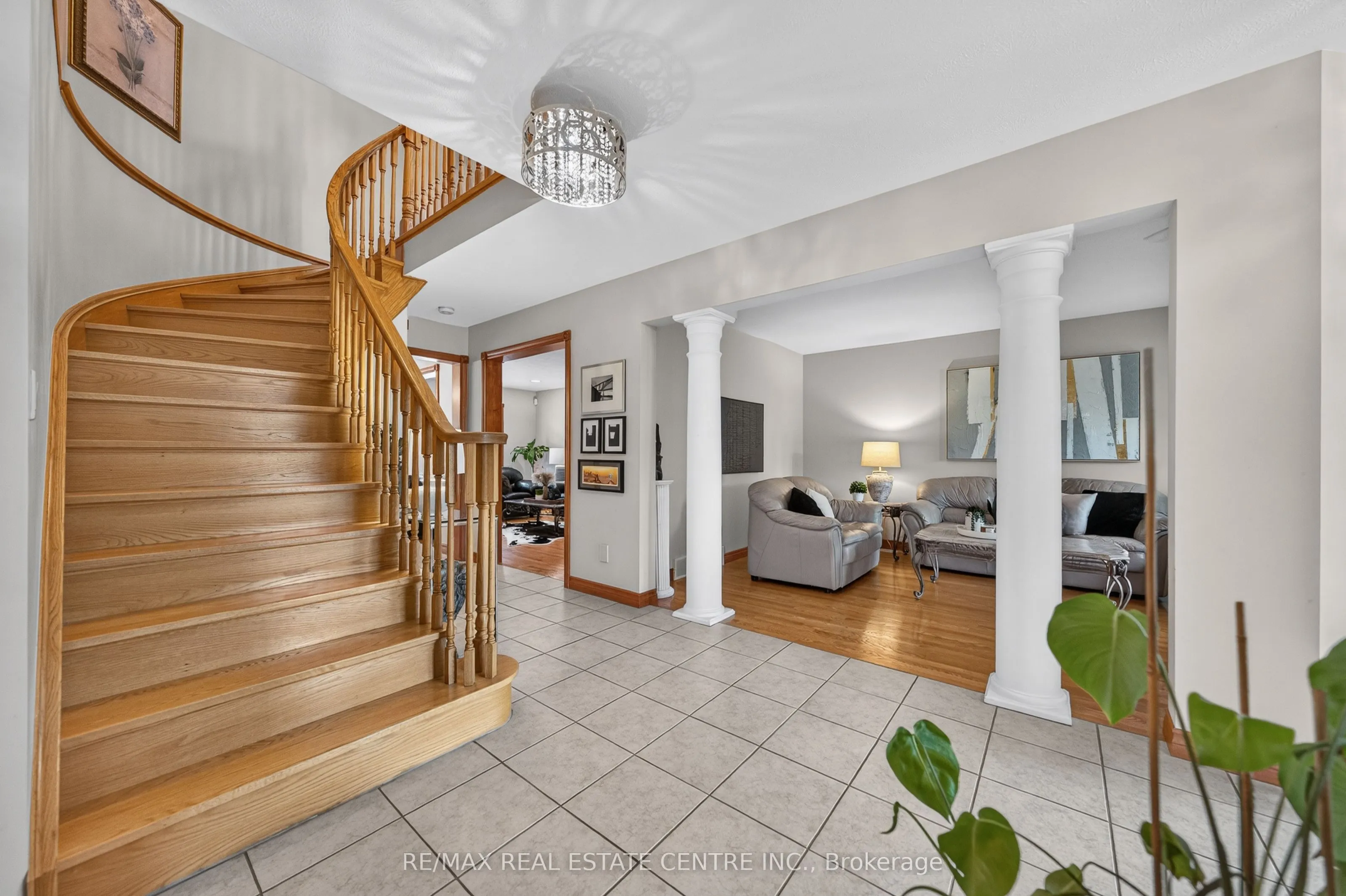 52 Archwood Crescent