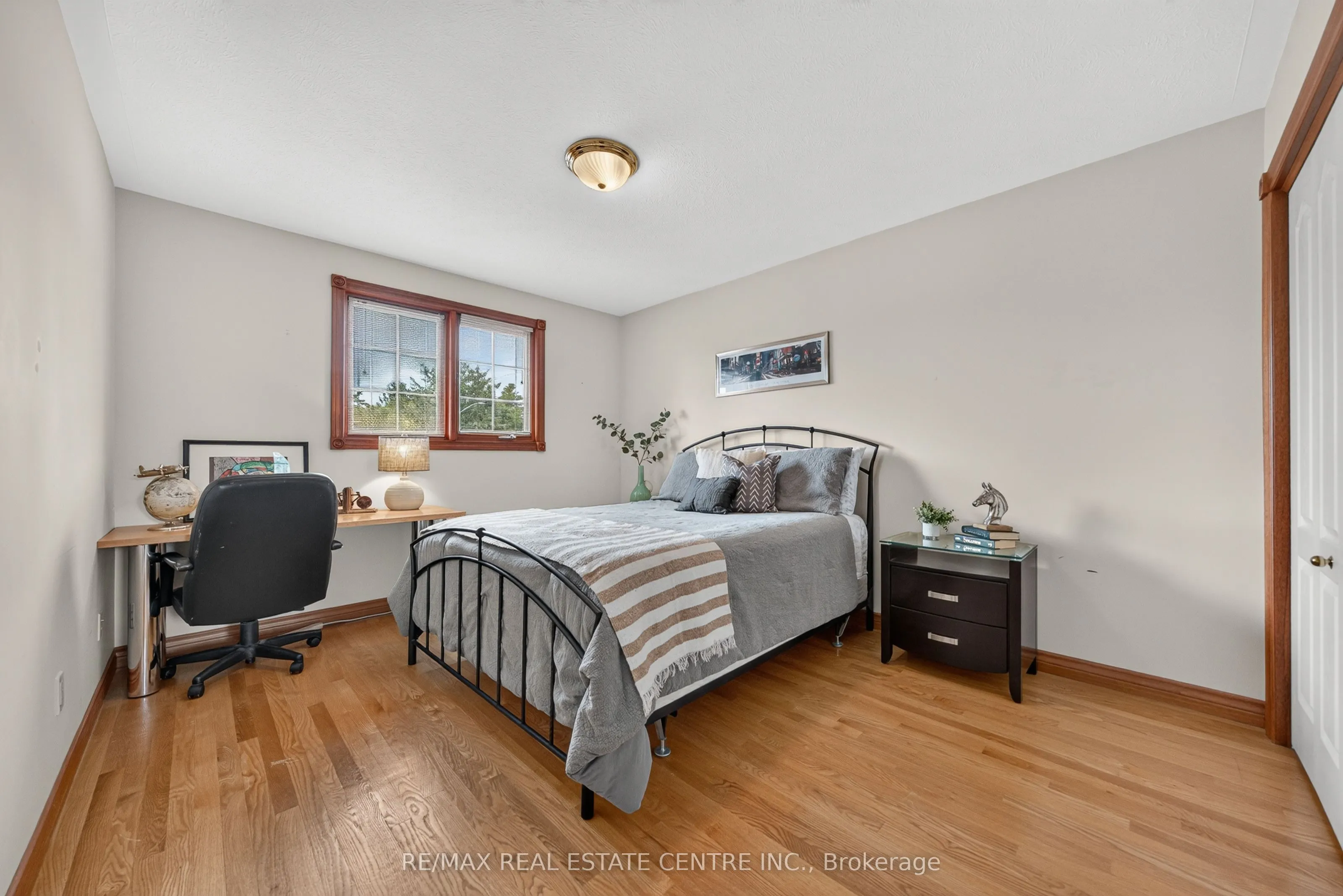 52 Archwood Crescent