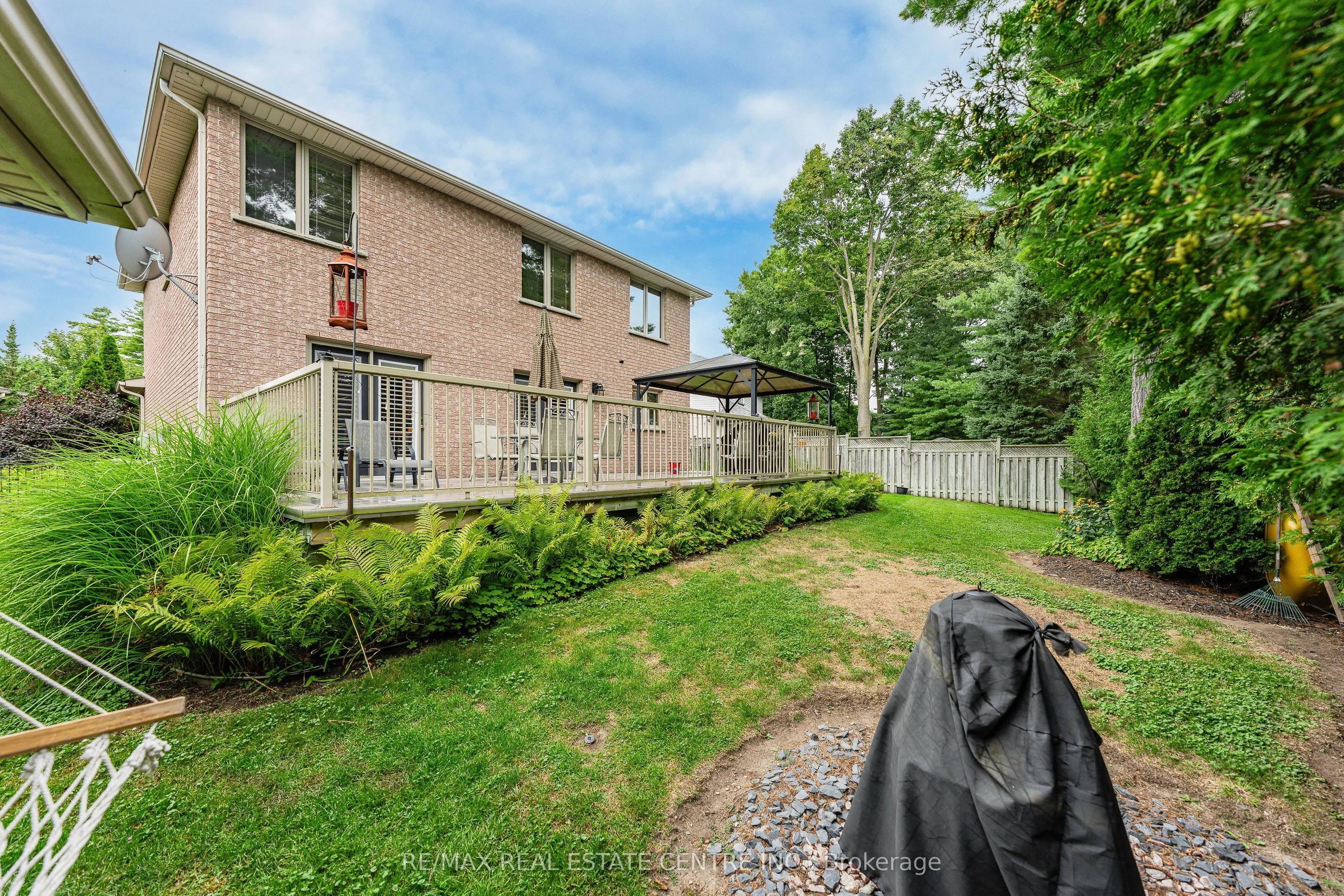 52 Archwood Crescent