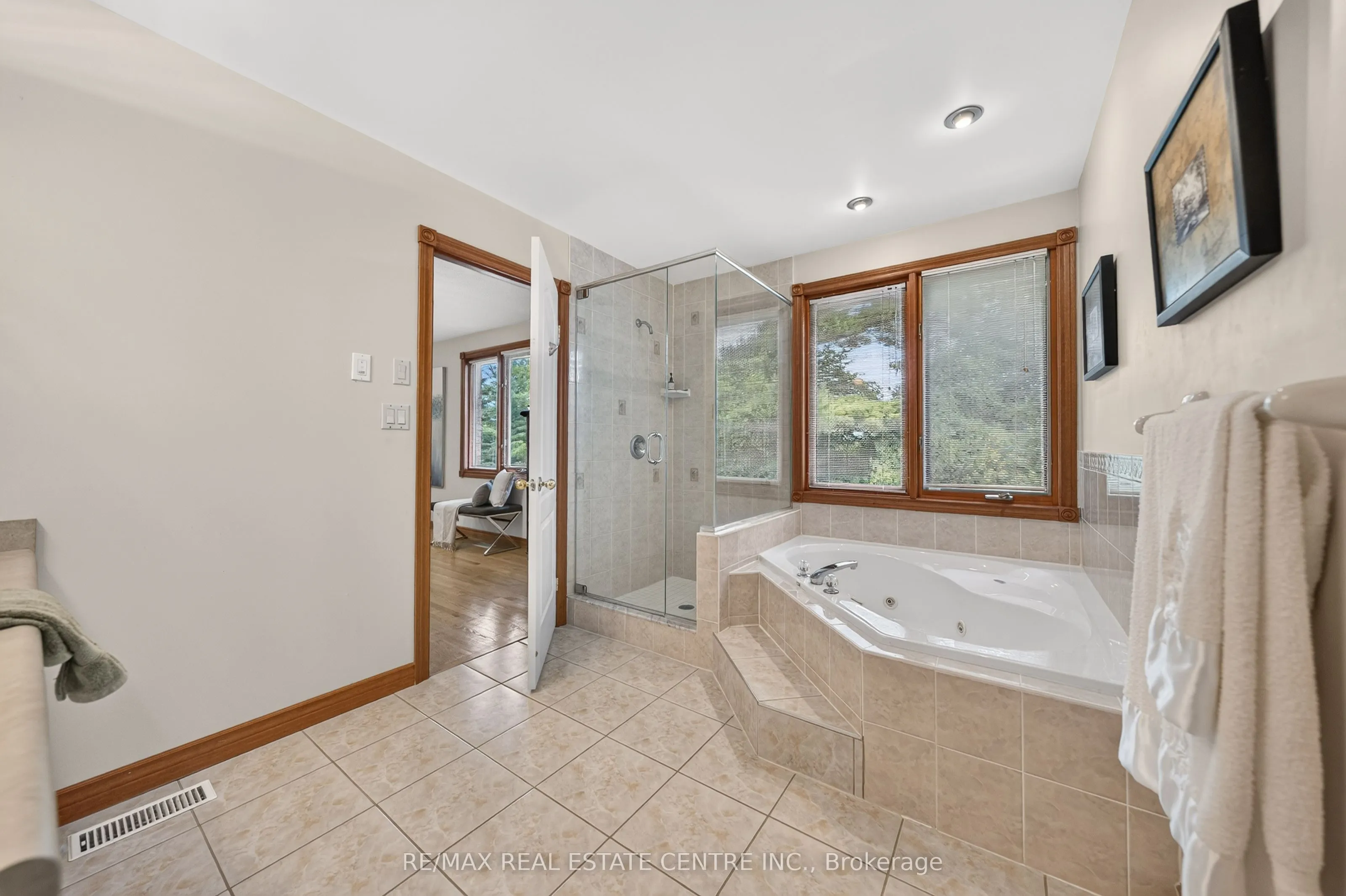 52 Archwood Crescent