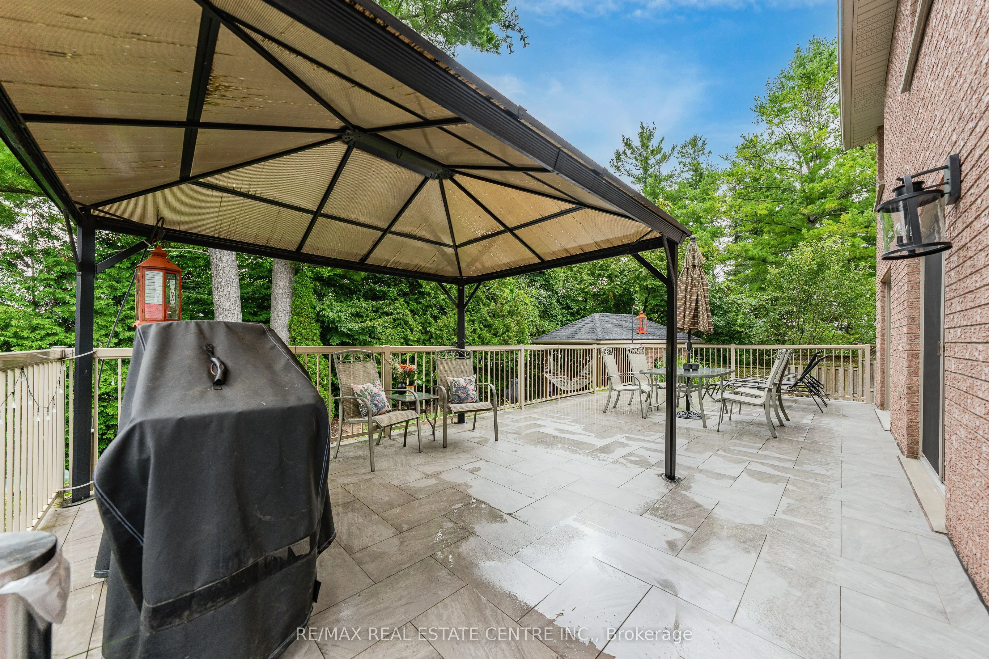 52 Archwood Crescent