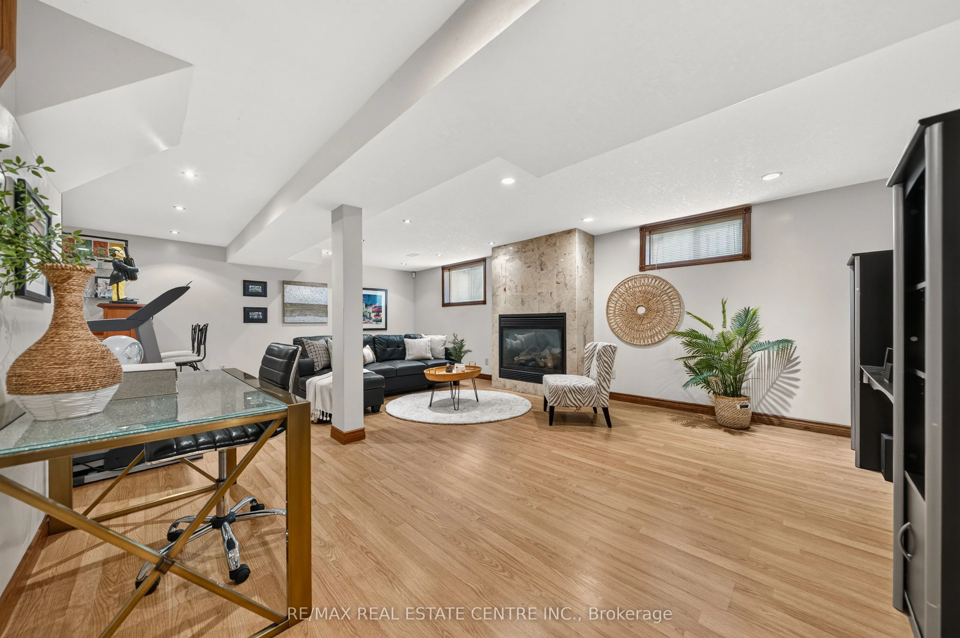 52 Archwood Crescent