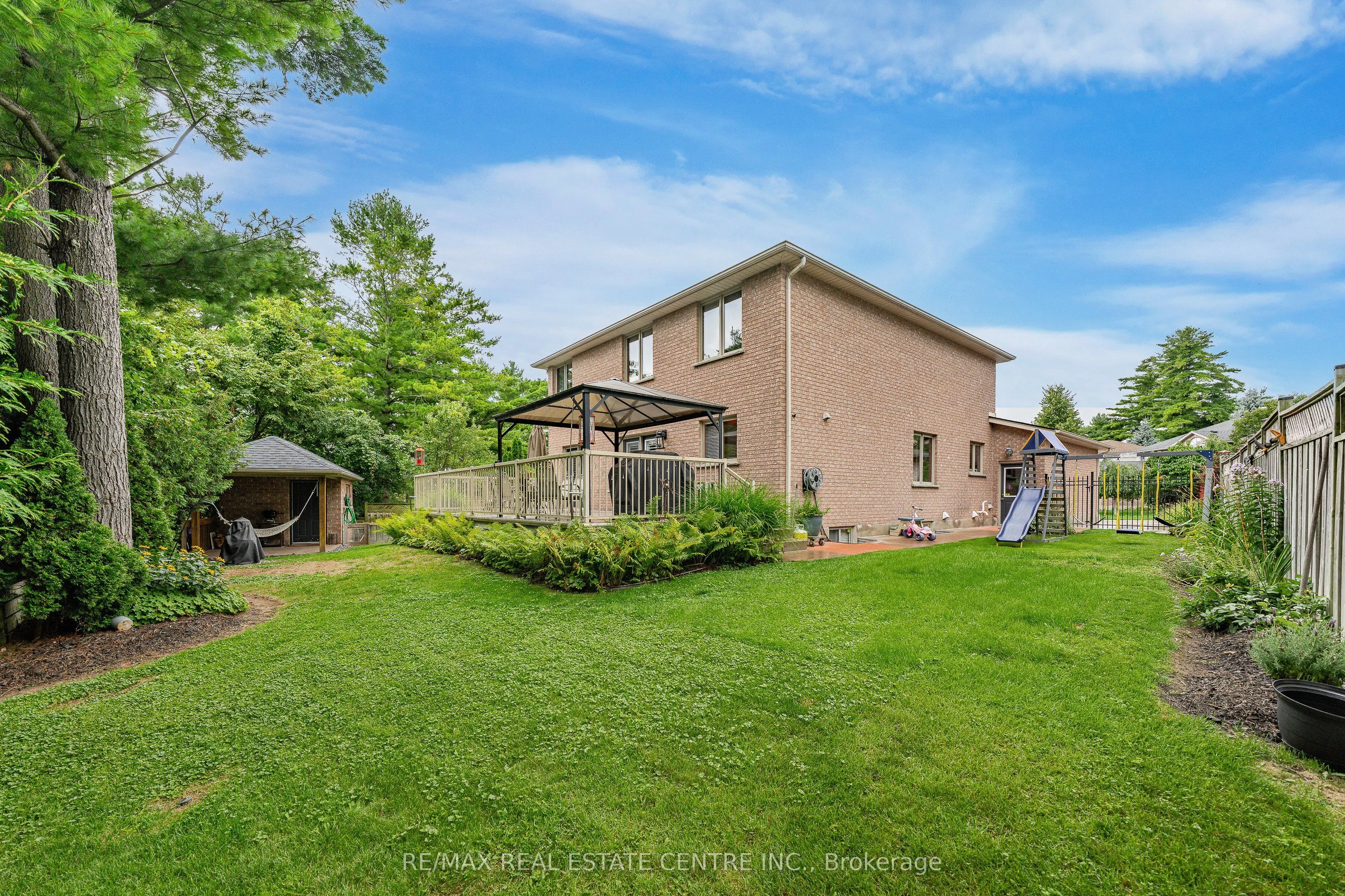 52 Archwood Crescent