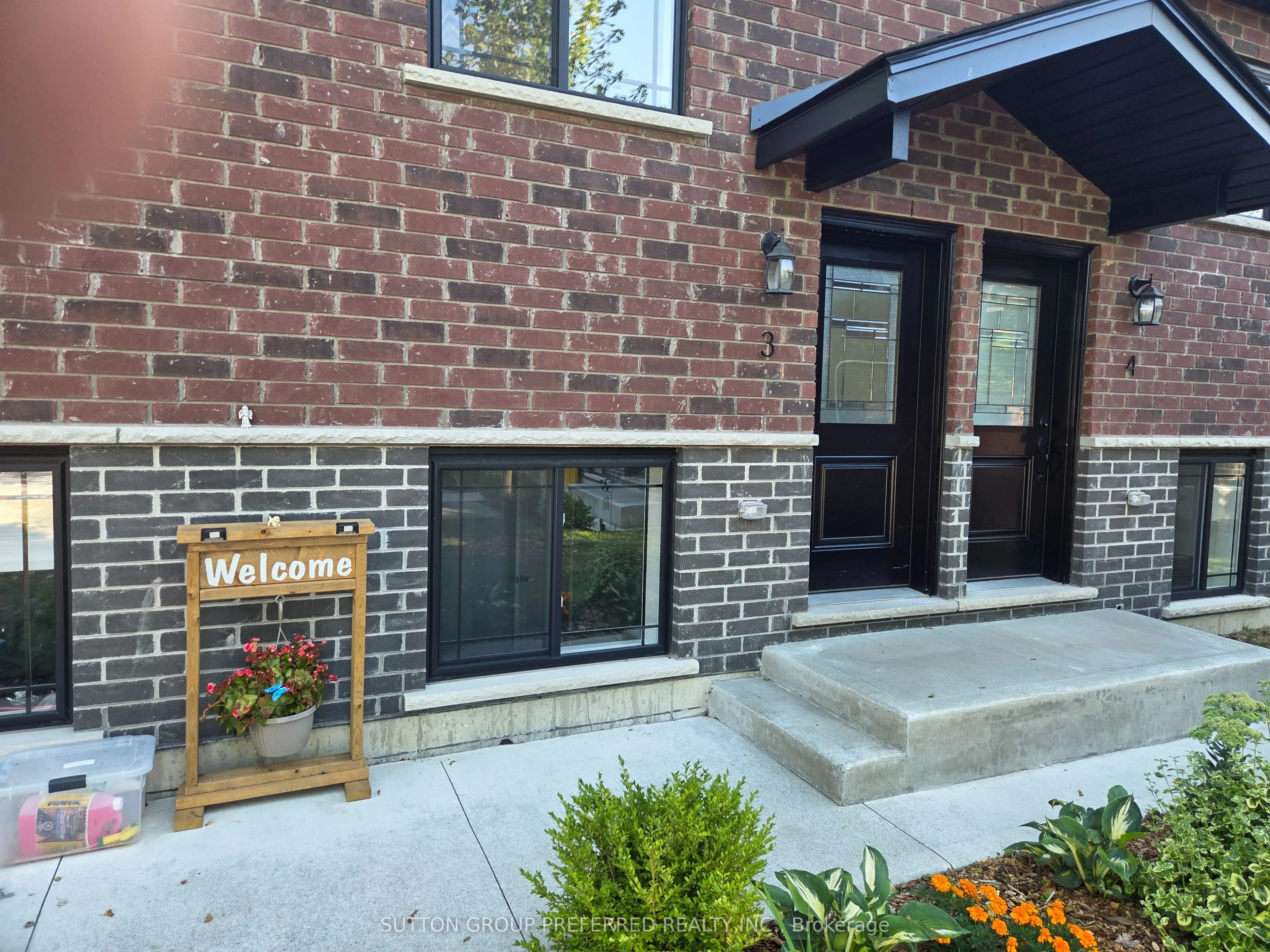 34 Bain Street #3