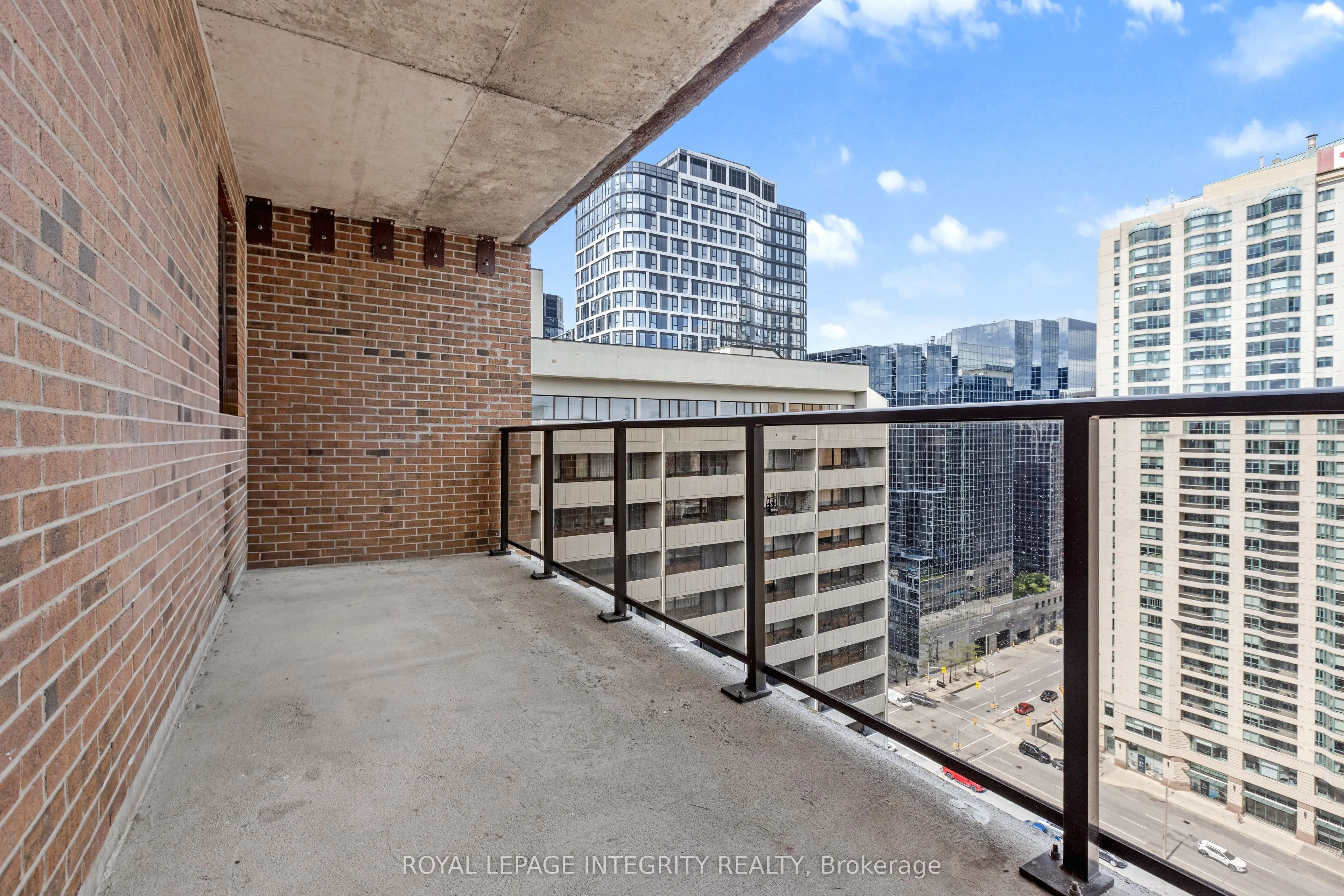475 Laurier Avenue W #2001